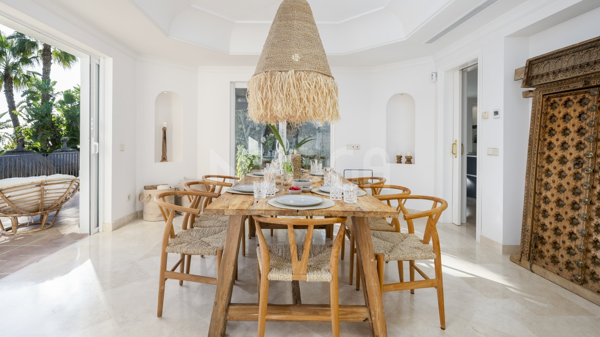 Impresionante villa con vistas al mar en Los Altos de Los Monteros, Marbella Este