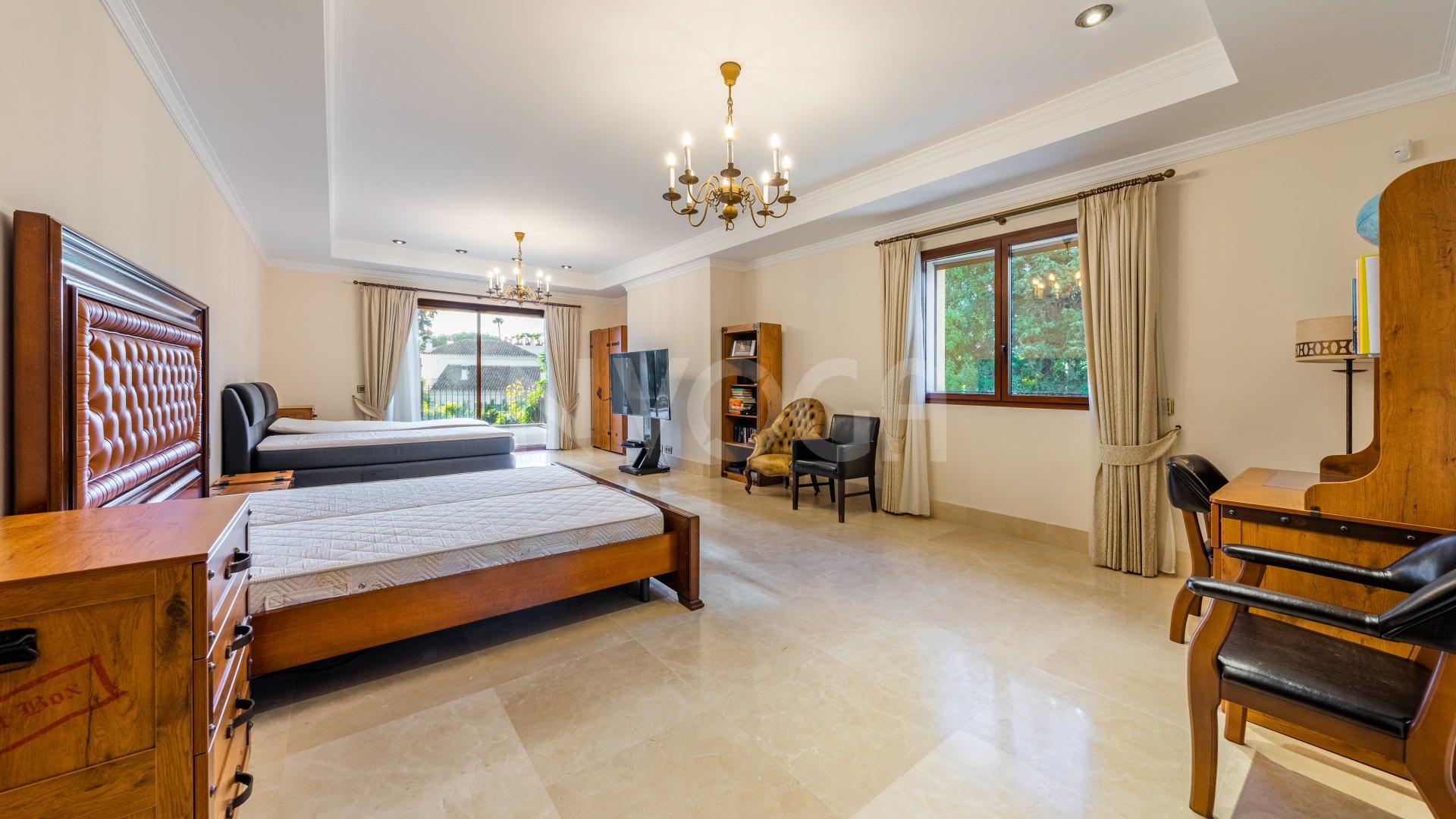 Preciosa villa de lujo con vistas panorámicas en Guadalmina Baja, San Pedro