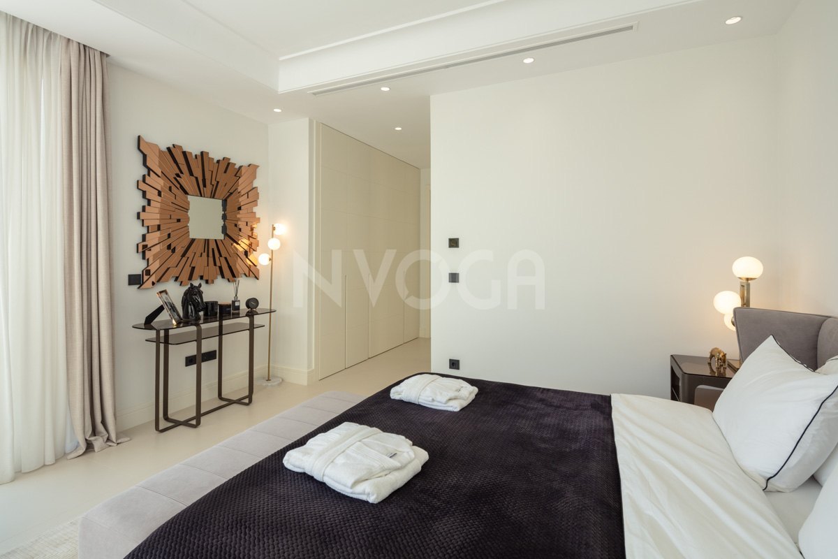 Impressive beachside villa in Rio Verde Playa, Marbella Golden Mile