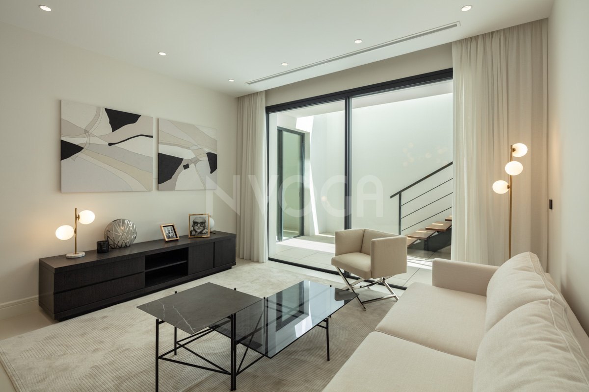 Impressive beachside villa in Rio Verde Playa, Marbella Golden Mile