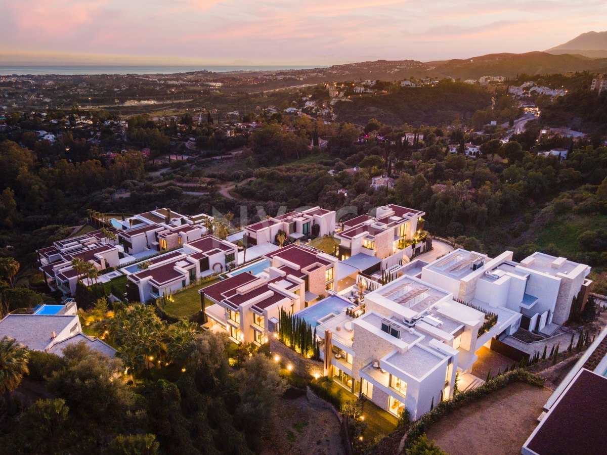 Magnificent luxury house for sale with modern design in Benahavis.