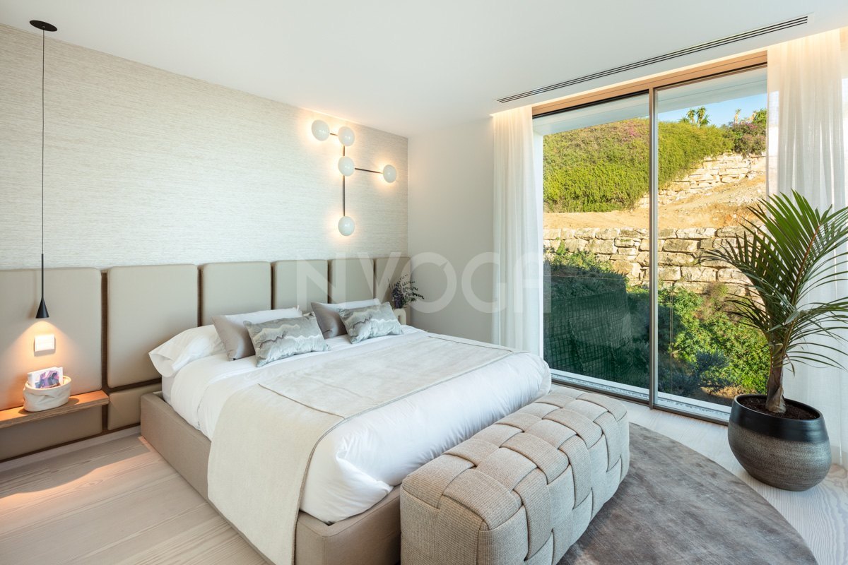 Magnificent luxury house for sale with modern design in Benahavis.