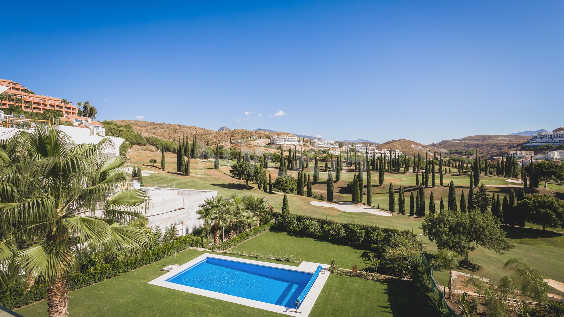 Impressive frontline golf villa with panoramic views in Los Flamingos Golf, Benahavís