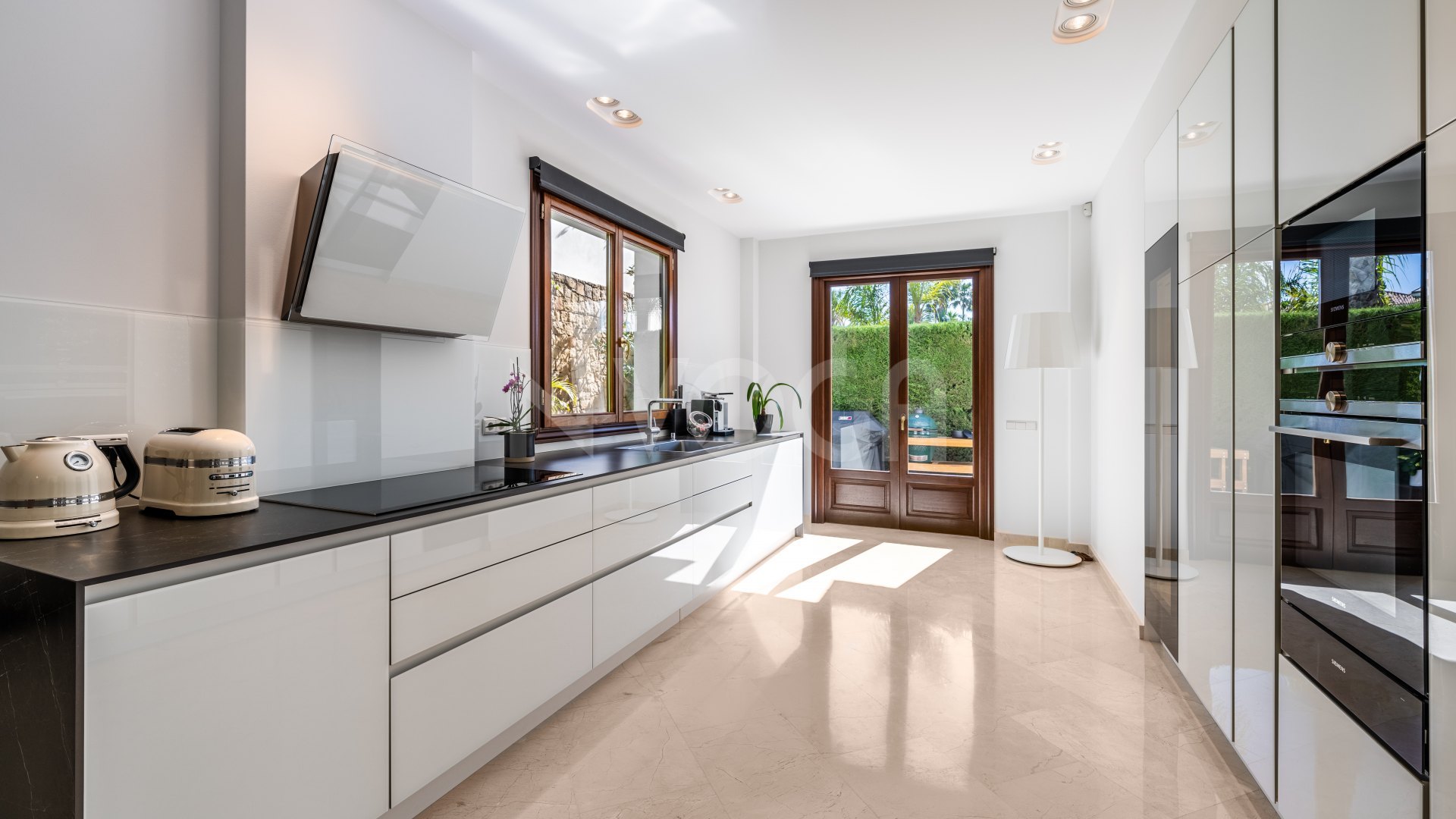 Luxurious villa in private urbanisation in Sierra Blanca, Marbella Golden Mile