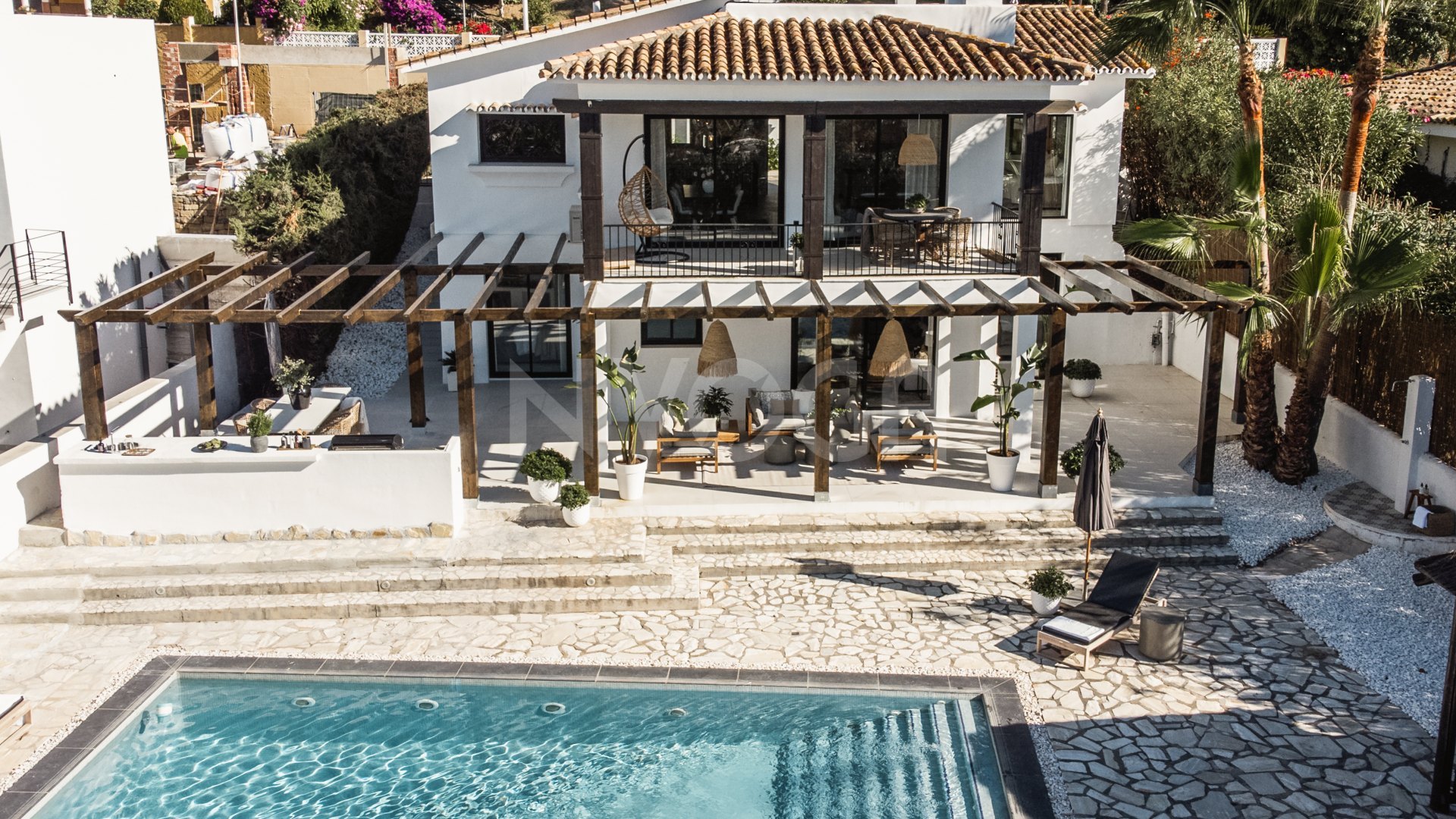 Luxury villa with sea views in Nueva Andalucía