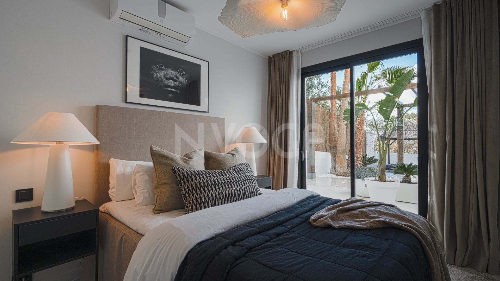 Luxury villa with sea views in Nueva Andalucía
