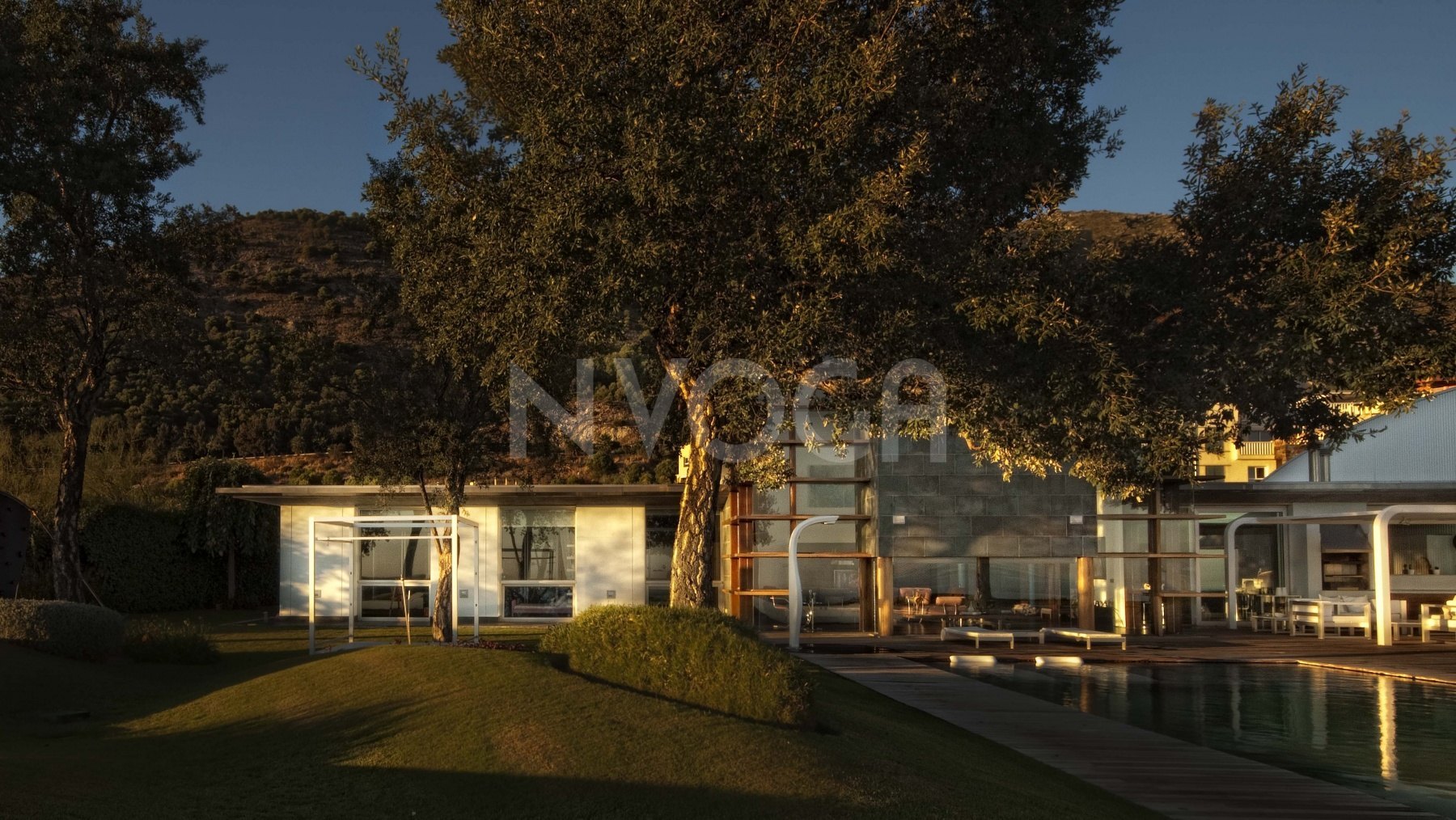 Beautiful 5-bedroom villa with sea views in La Reserva del Higueron, Fuengirola