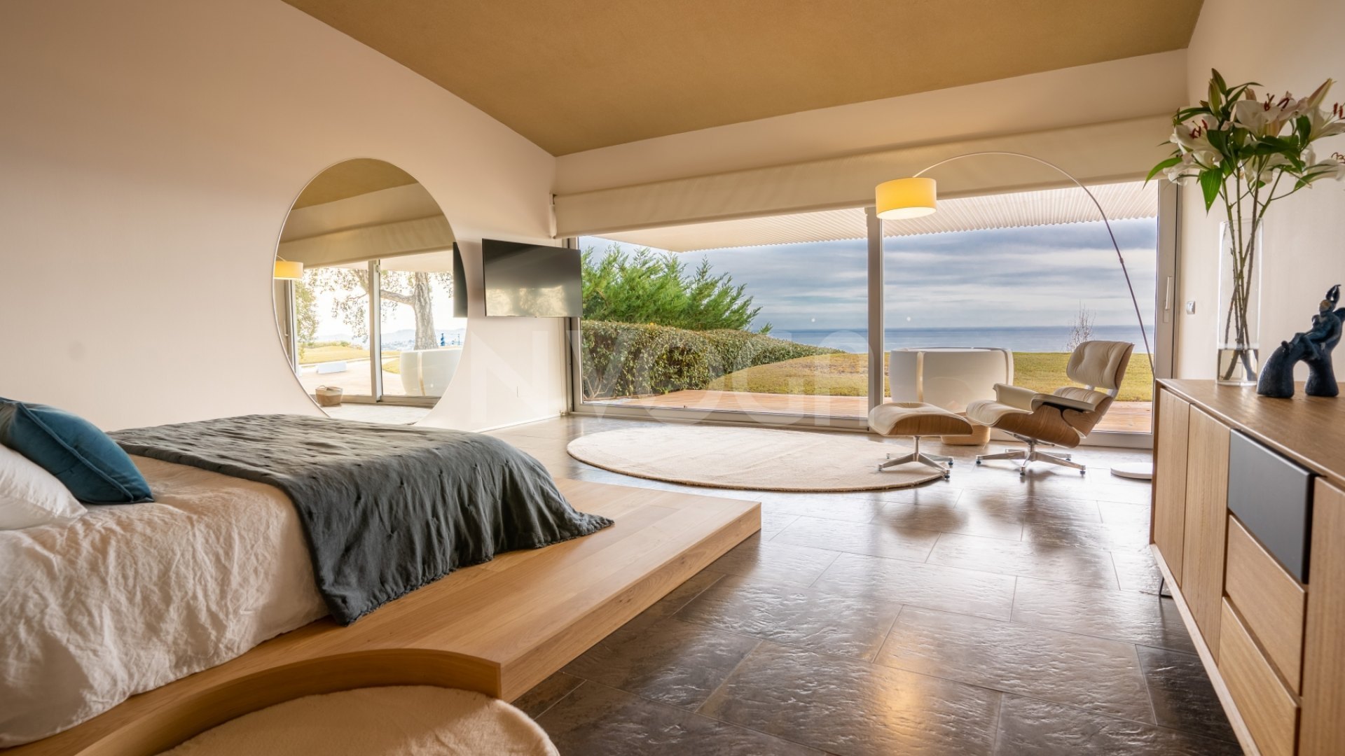 Beautiful 5-bedroom villa with sea views in La Reserva del Higueron, Fuengirola