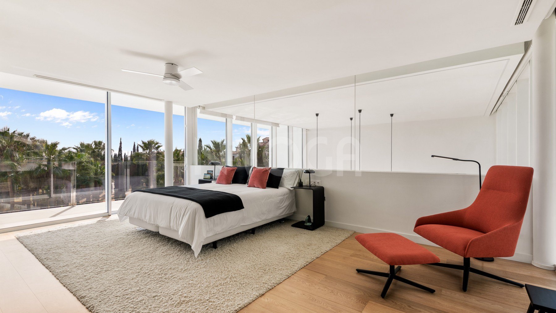 Lujosa villa de 4 habitaciones con vistas a mar en El Higuerón, Fuengirola