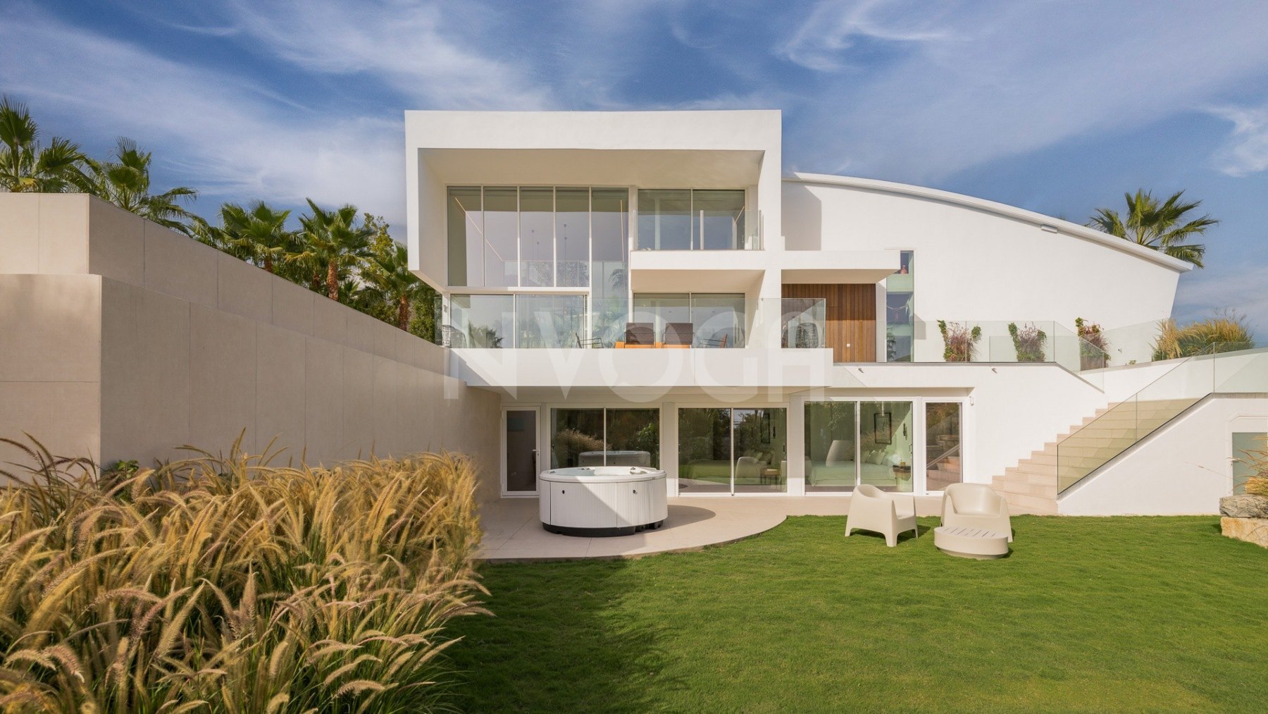 Lujosa villa de 4 habitaciones con vistas a mar en El Higuerón, Fuengirola