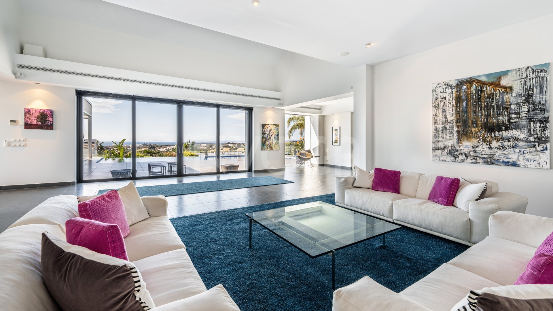 Stunning house with panoramic sea views in Los Flamingos Golf Resort, Benahavís