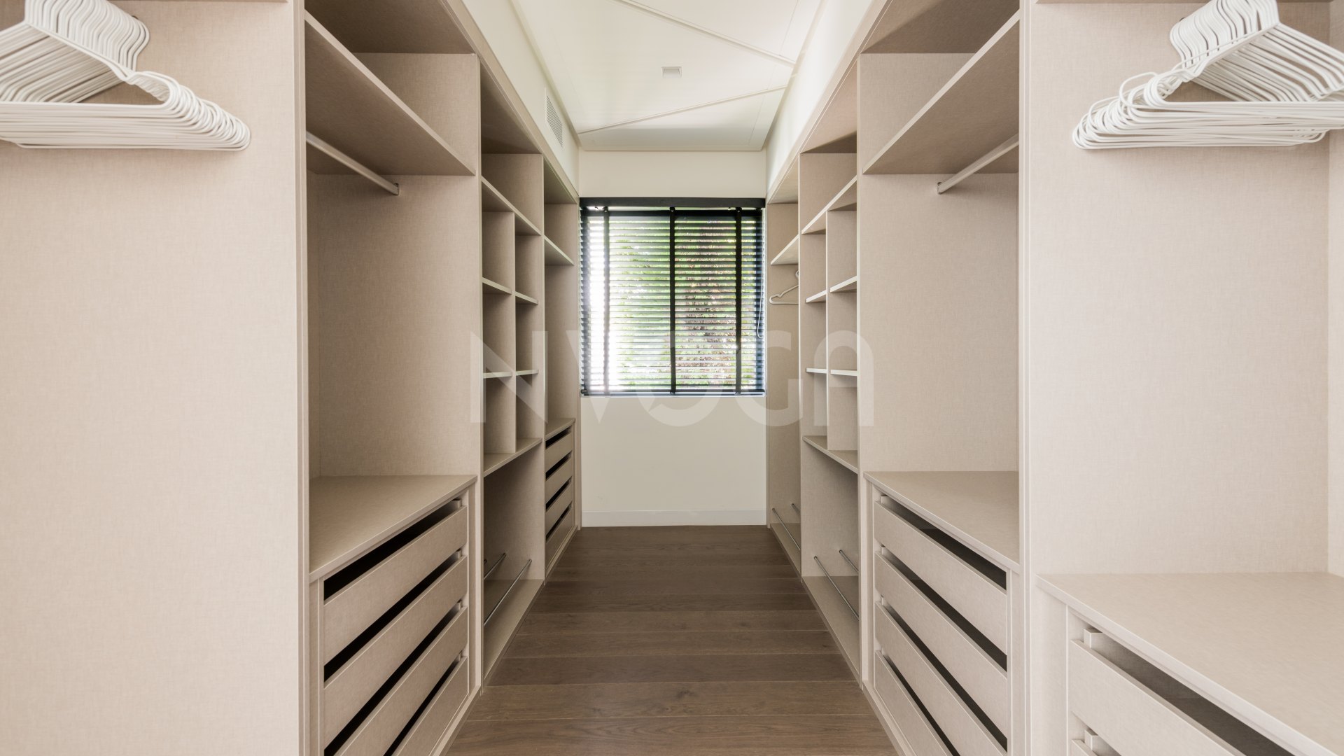 Lujosa villa de estilo contemporáneo en La Alquería, Benahavís
