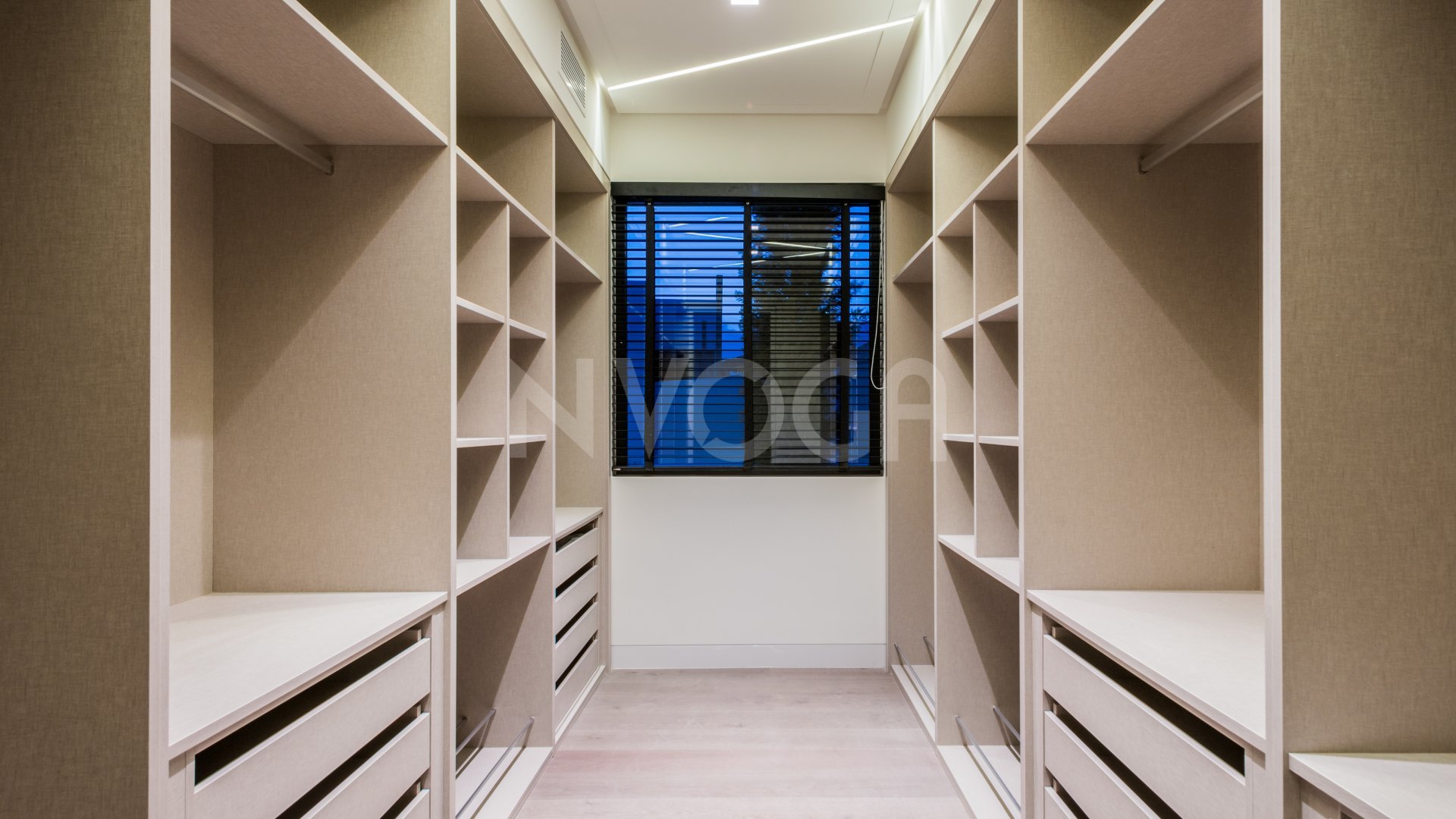 Lujosa villa de estilo contemporáneo en La Alquería, Benahavís