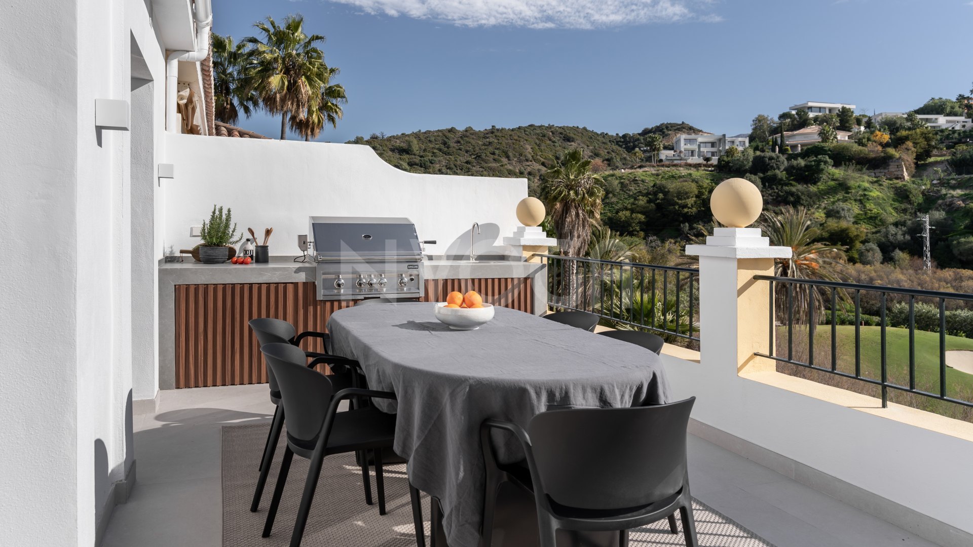 Gorgeous apartment with panoramic sea views in La Quinta, Benahavís