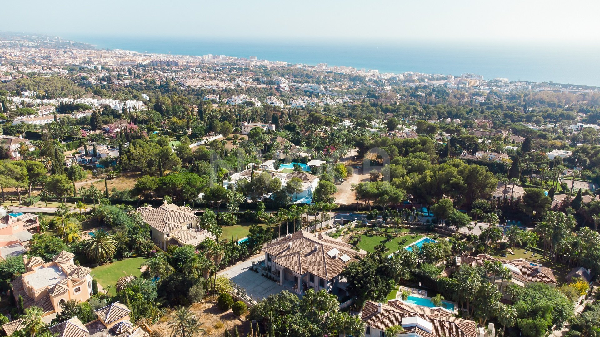 Villa de lujo de 6 dormitorios en la Milla de Oro de Marbella