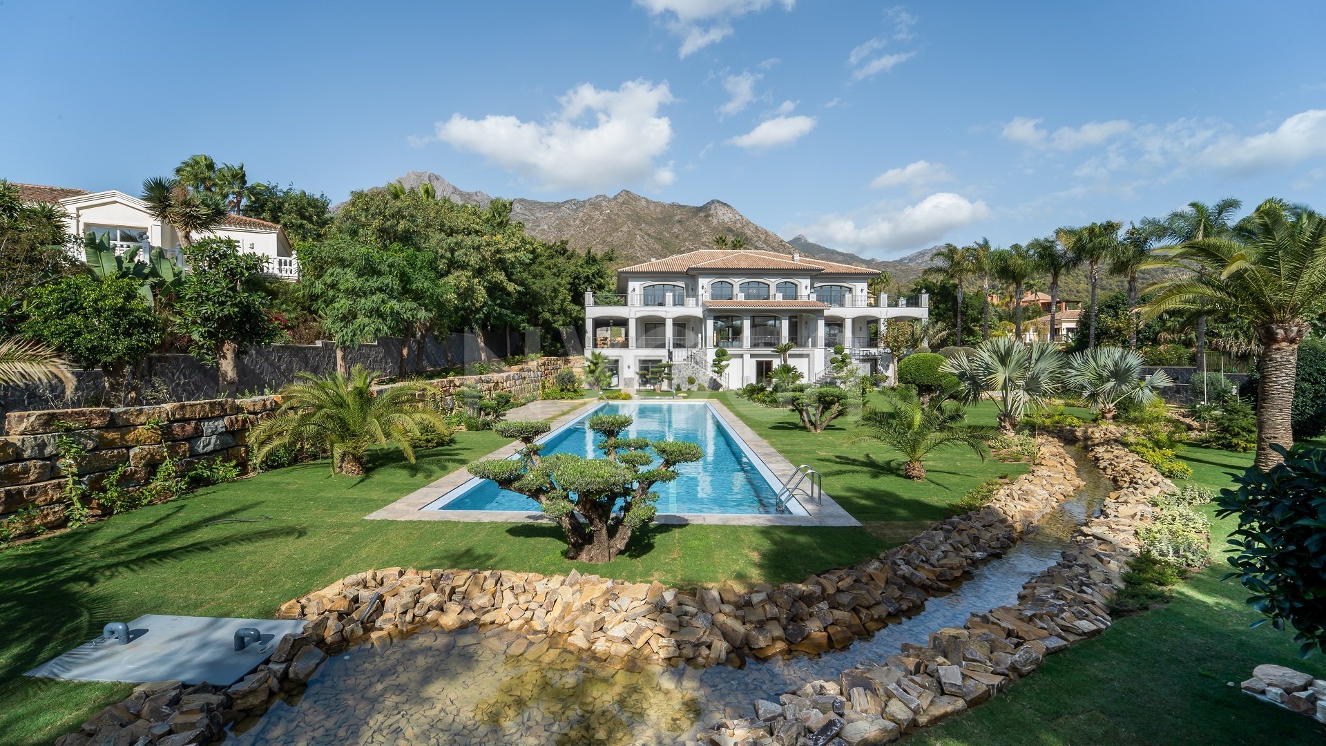 Villa de lujo de 6 dormitorios en la Milla de Oro de Marbella