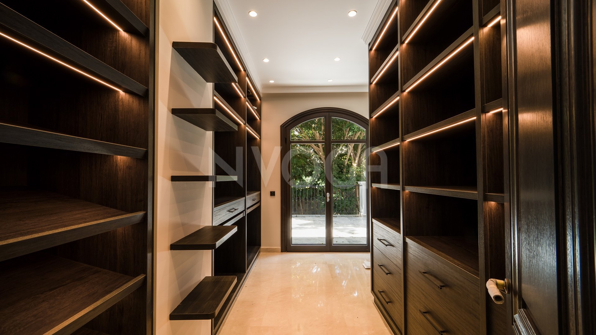 Villa de lujo de 6 dormitorios en la Milla de Oro de Marbella