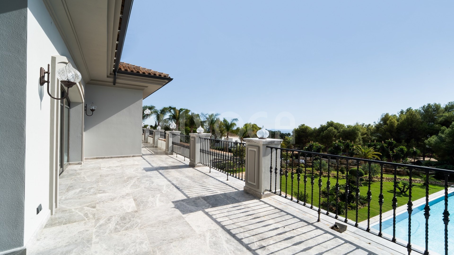 Villa de lujo de 6 dormitorios en la Milla de Oro de Marbella