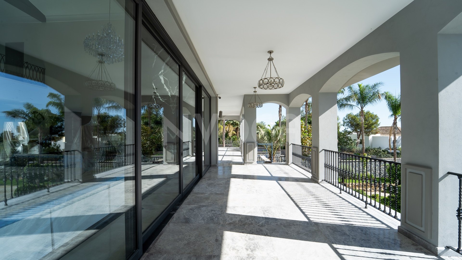 Villa de lujo de 6 dormitorios en la Milla de Oro de Marbella