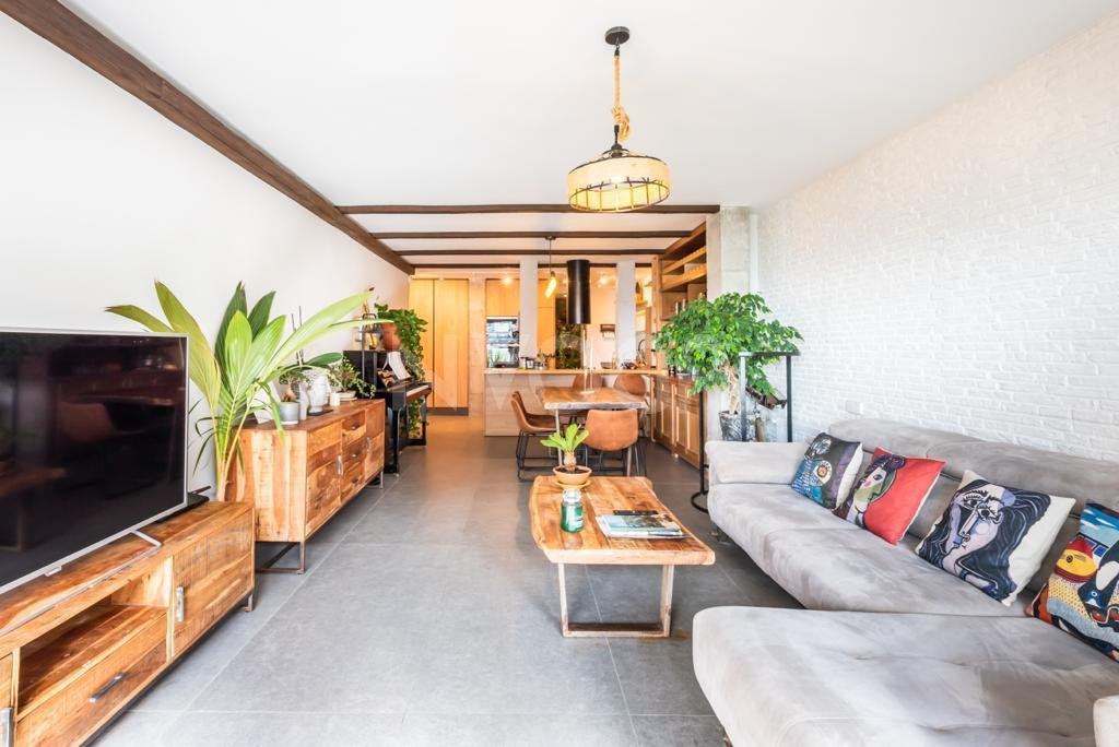 Exclusive frontline beach flat with stunning panoramic sea views in the heart of Marbella.