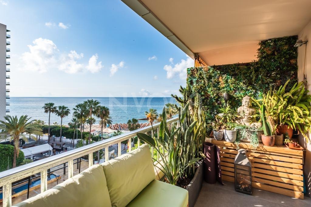 Exclusive frontline beach flat with stunning panoramic sea views in the heart of Marbella.