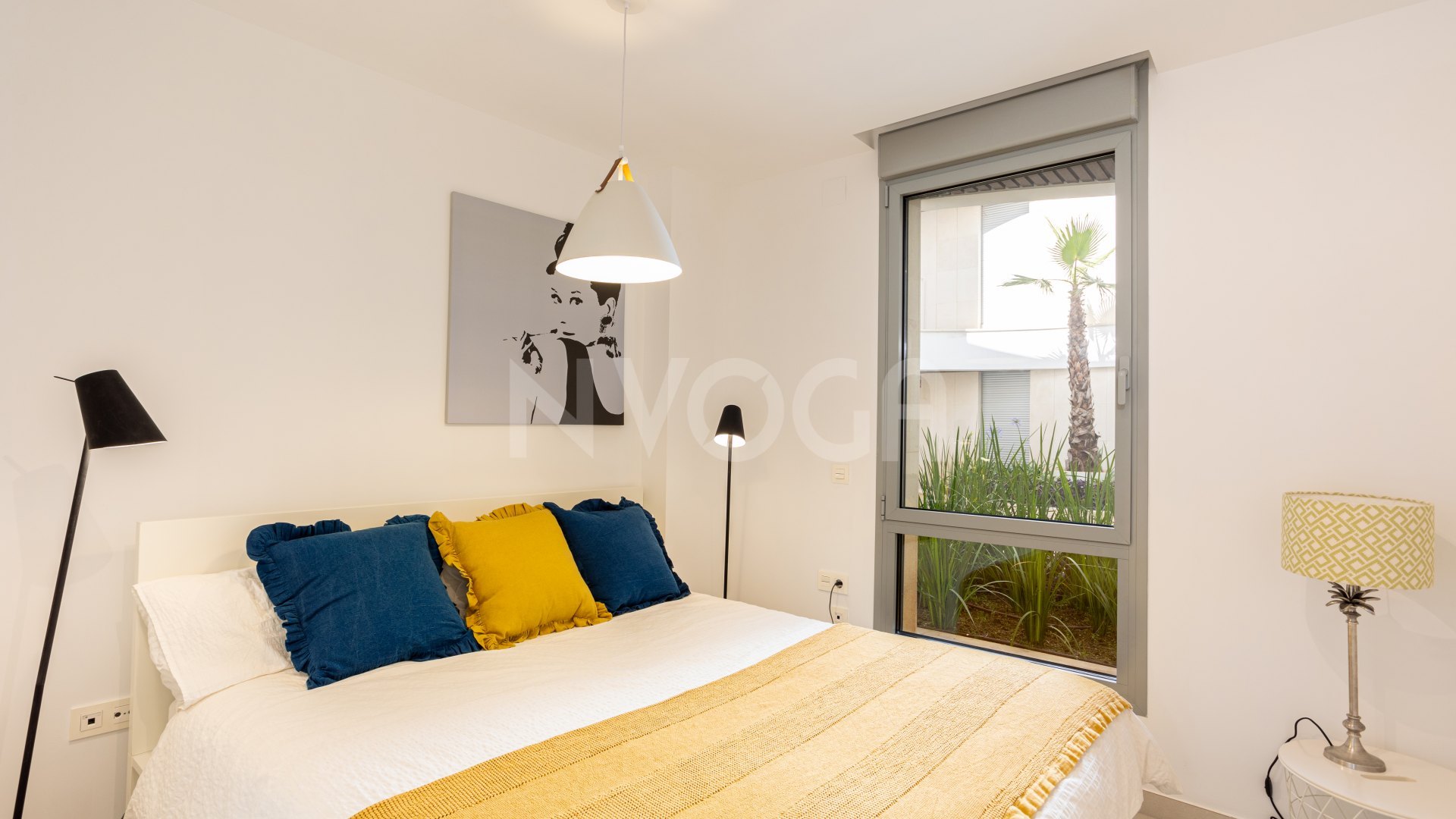 A un paso del mar en Elviria Playa, apartamento en Planta Baja en Residencial Estrella del Mar, Marbella