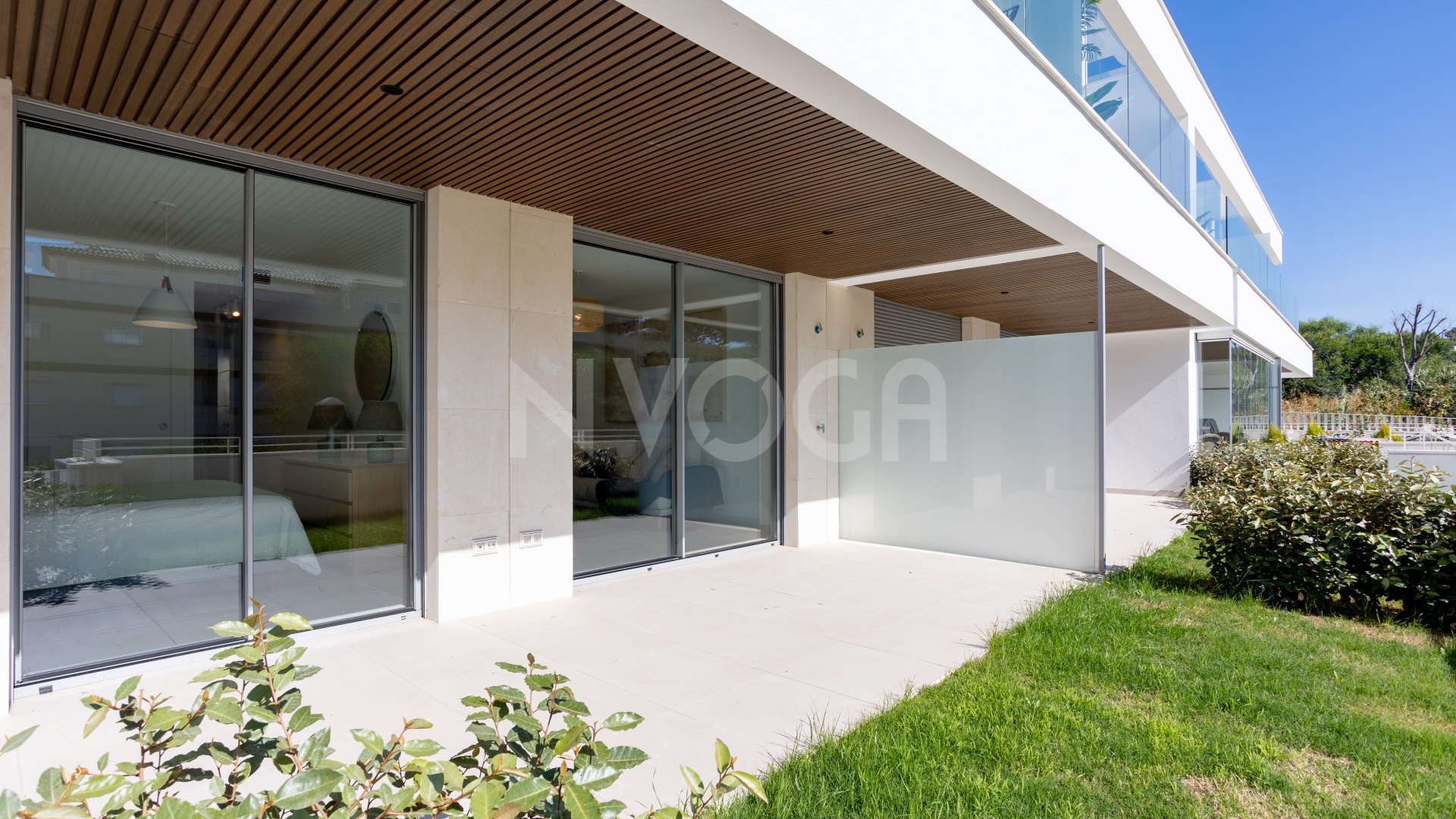 A un paso del mar en Elviria Playa, apartamento en Planta Baja en Residencial Estrella del Mar, Marbella