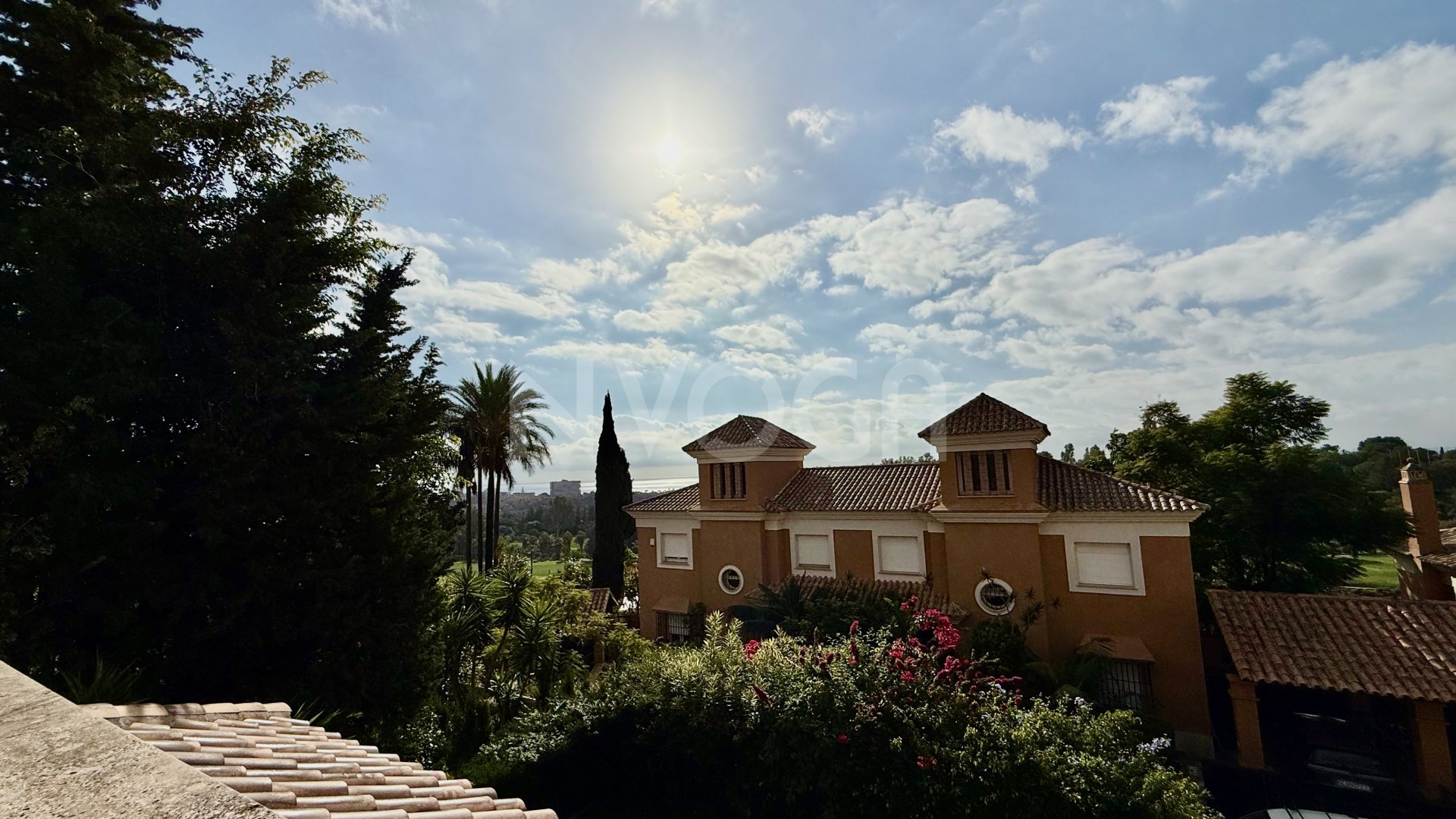 Spectacular Townhouse in Santa Clara Golf - Marbella East, Ready to move in!