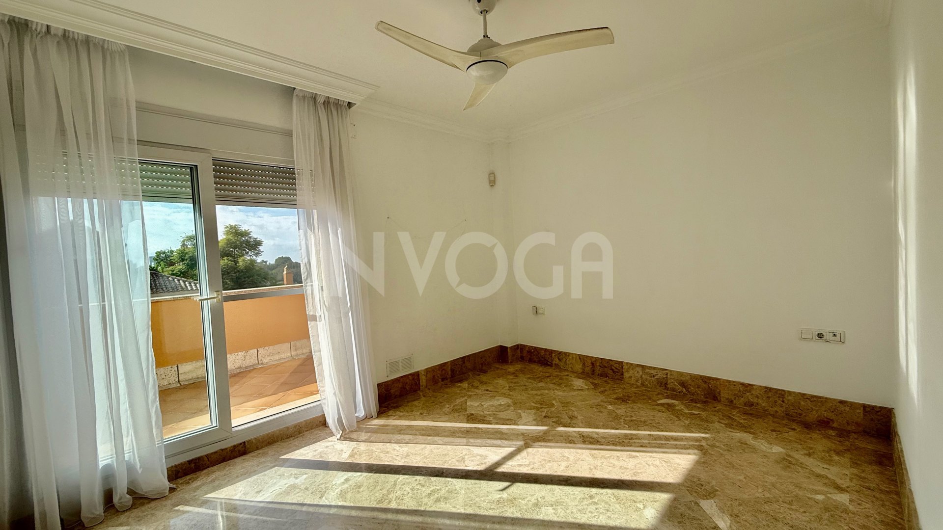 Spectacular Townhouse in Santa Clara Golf - Marbella East, Ready to move in!