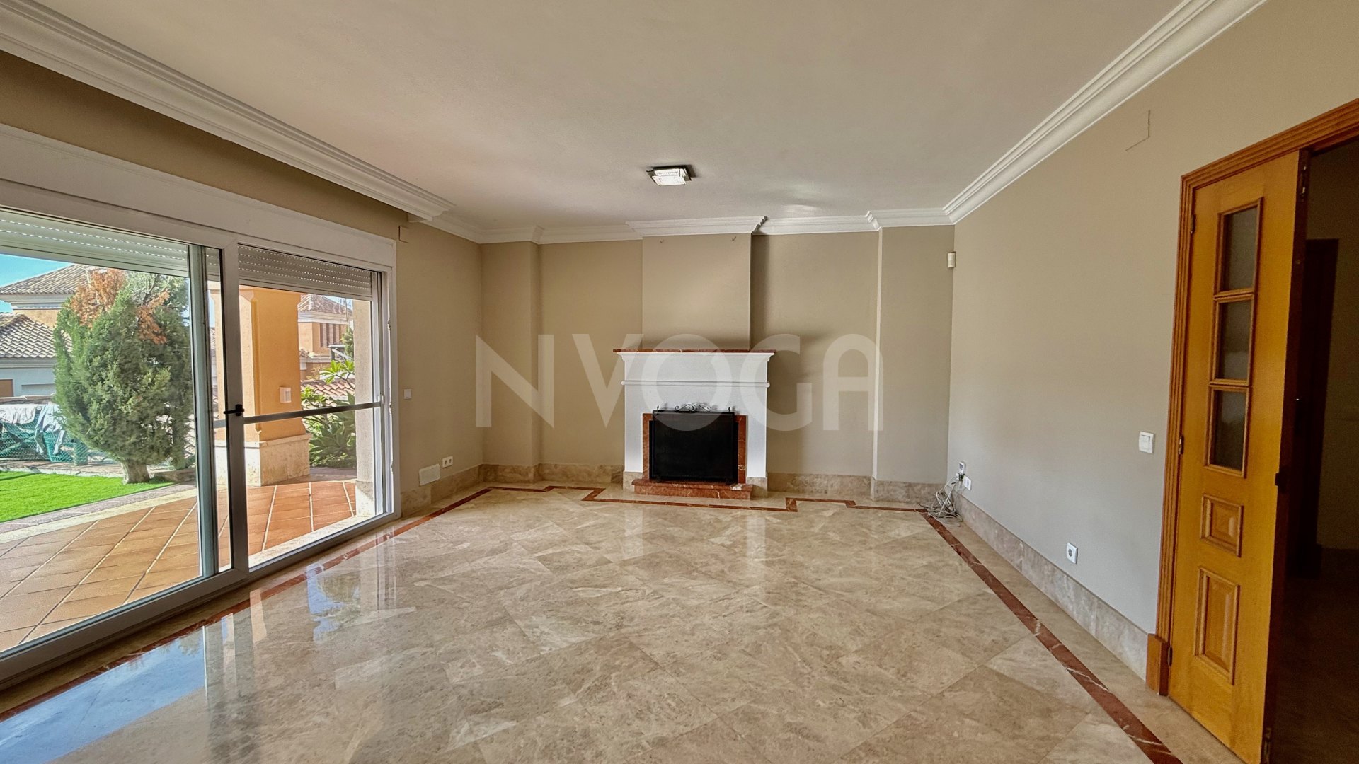 Spectacular Townhouse in Santa Clara Golf - Marbella East, Ready to move in!
