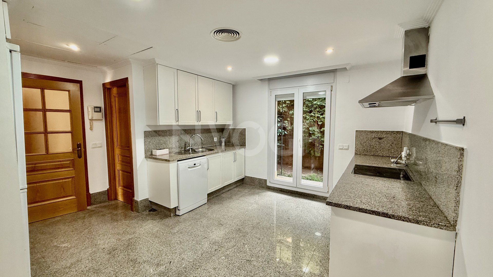 Spectacular Townhouse in Santa Clara Golf - Marbella East, Ready to move in!