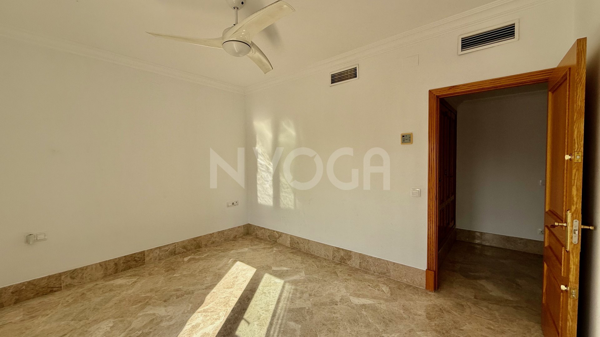 Spectacular Townhouse in Santa Clara Golf - Marbella East, Ready to move in!