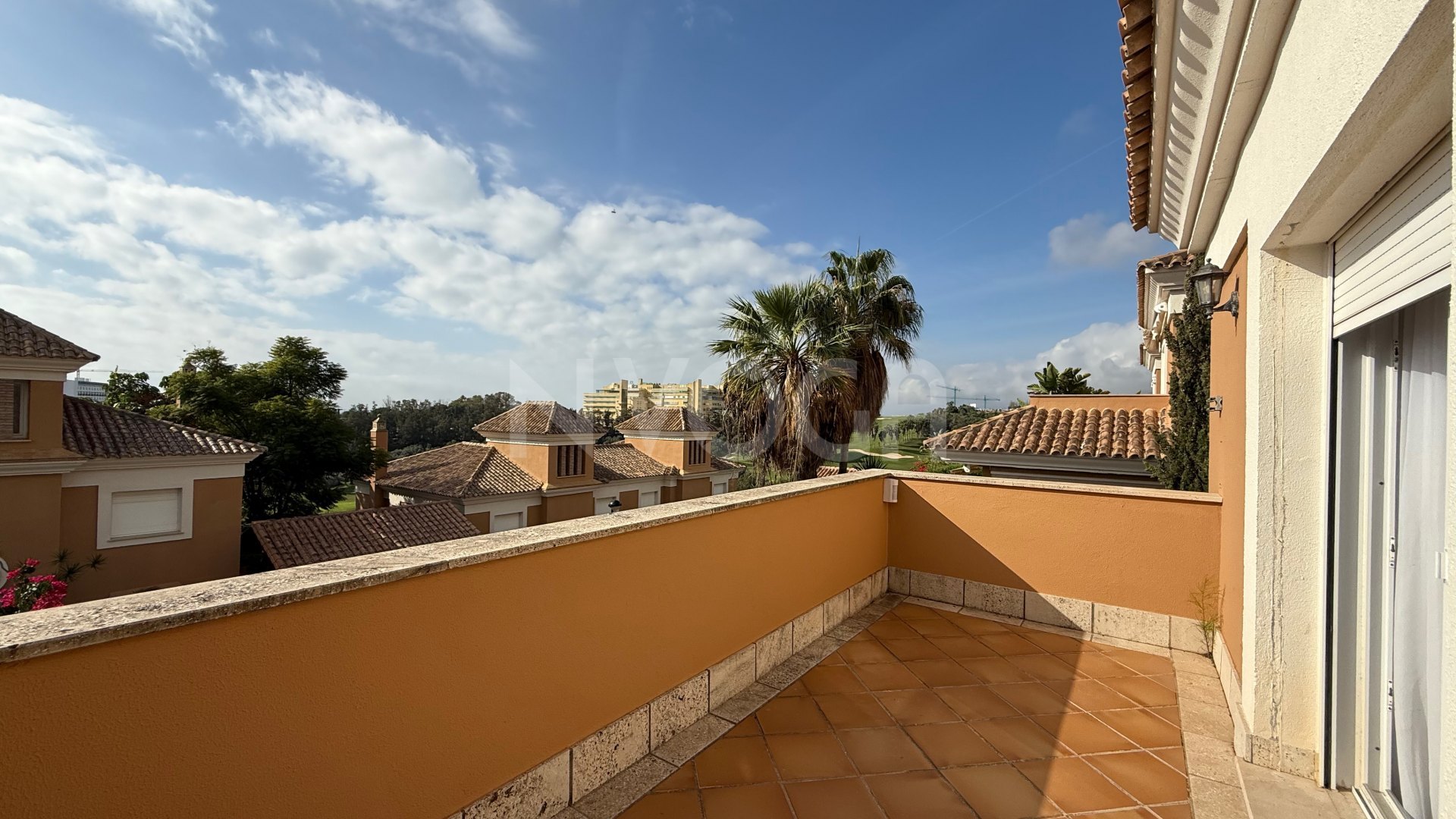 Spectacular Townhouse in Santa Clara Golf - Marbella East, Ready to move in!