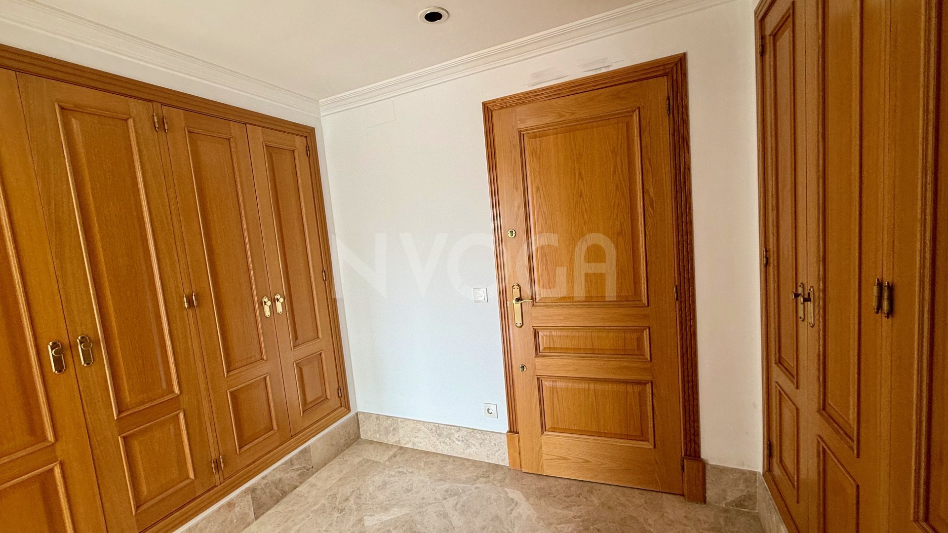 Spectacular Townhouse in Santa Clara Golf - Marbella East, Ready to move in!