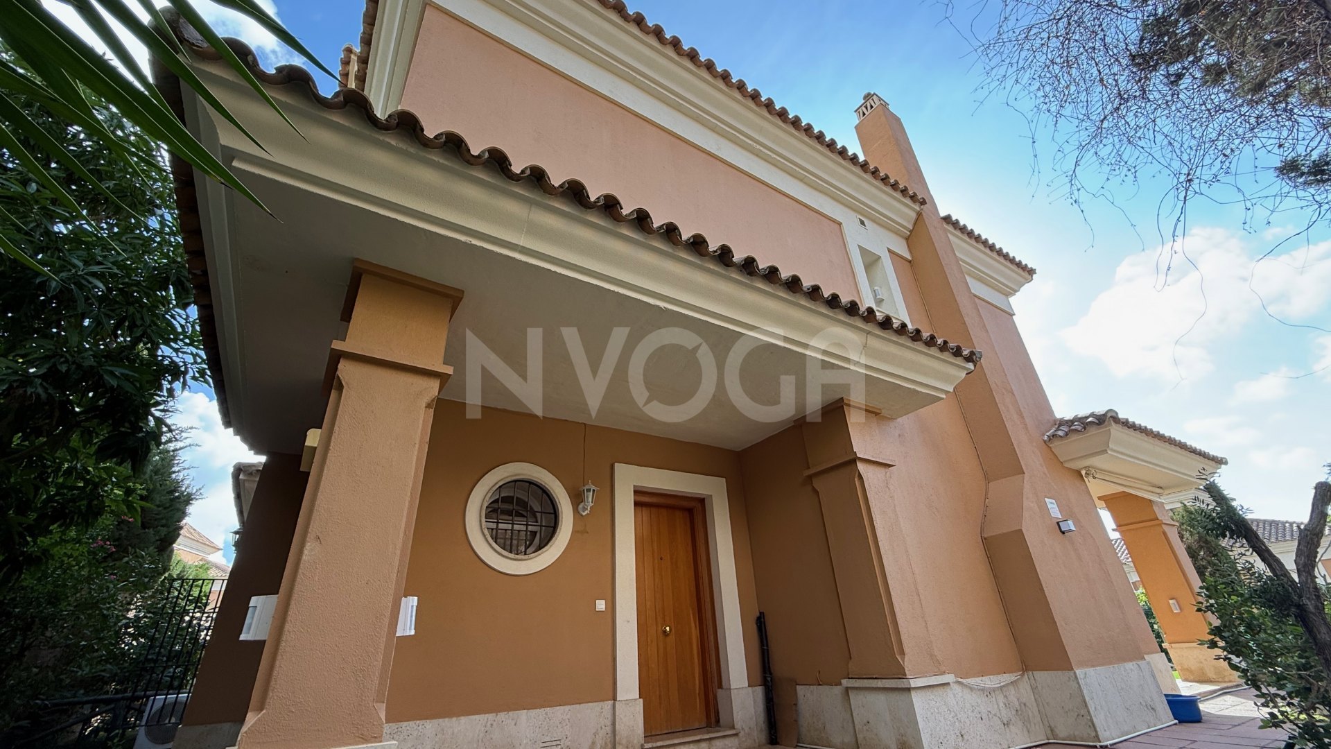 Spectacular Townhouse in Santa Clara Golf - Marbella East, Ready to move in!
