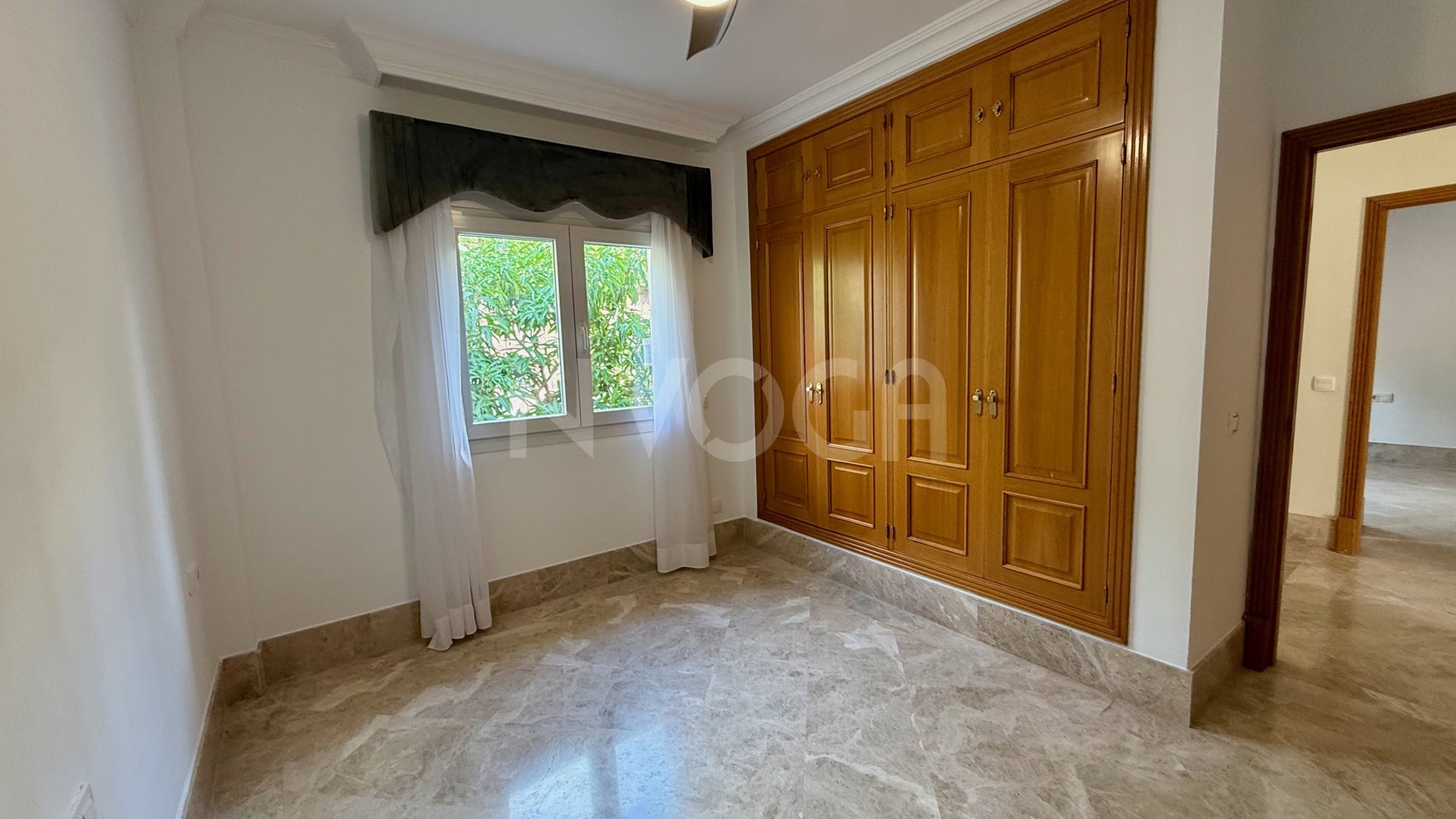 Spectacular Townhouse in Santa Clara Golf - Marbella East, Ready to move in!