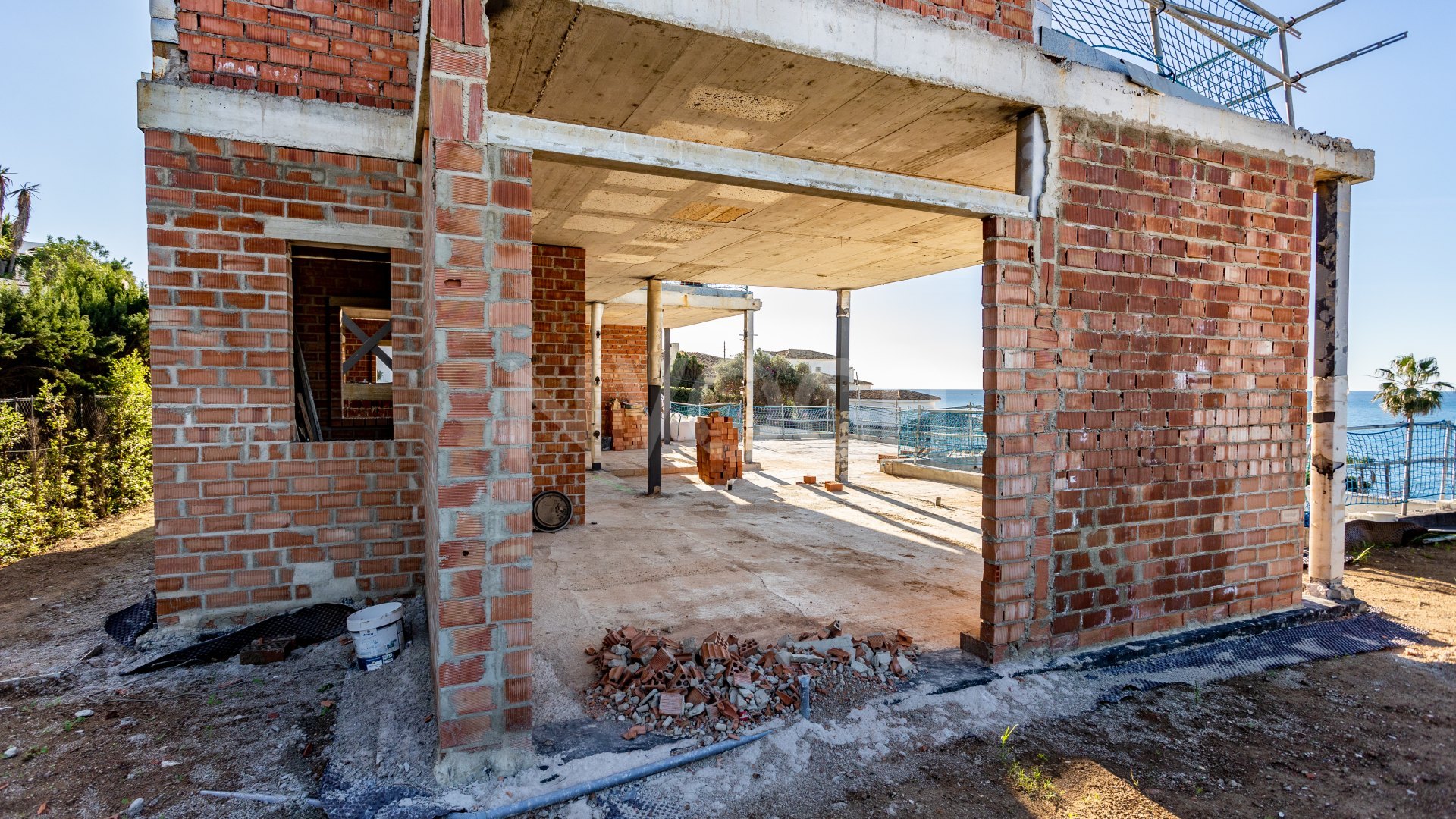 Exclusiva Villa con impresionantes vistas panorámicas en El Chaparral Marbella