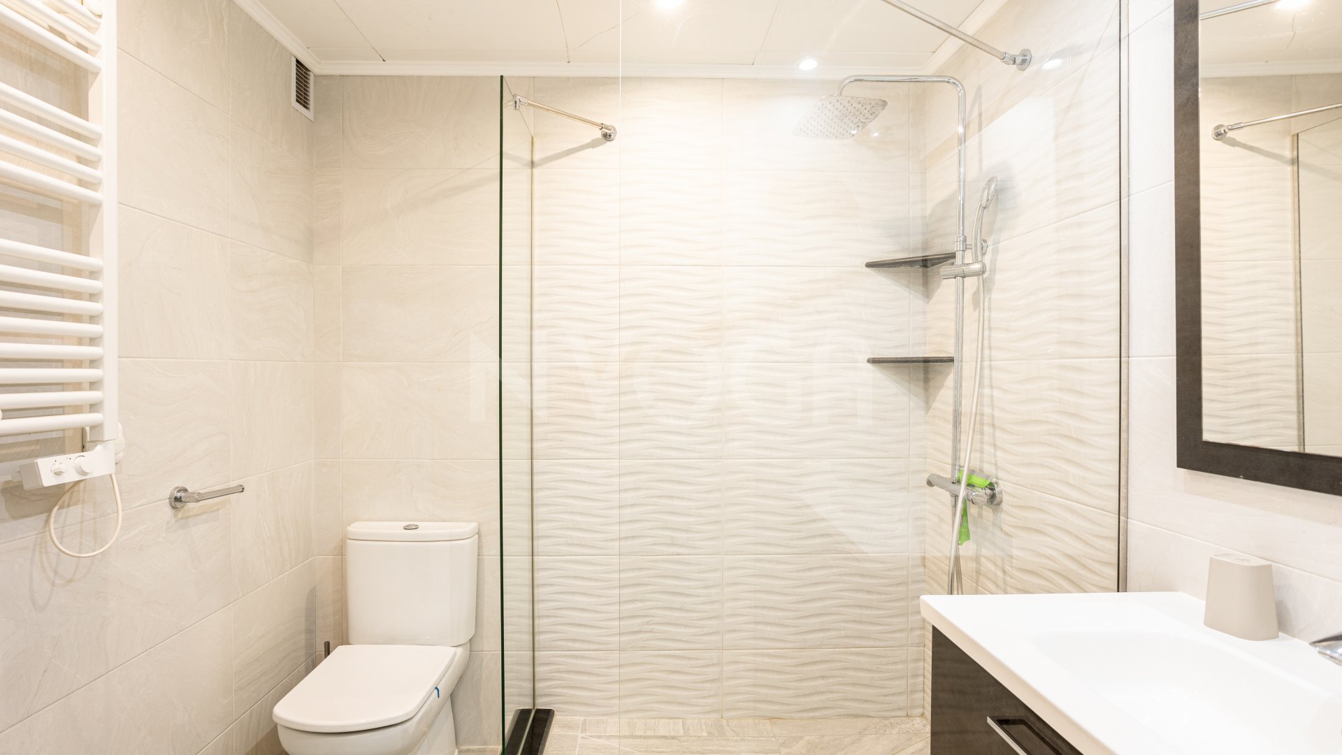 Exclusivo apartamento de larga temporada en El Campanario, Estepona – Lujo, comodidad y seguridad