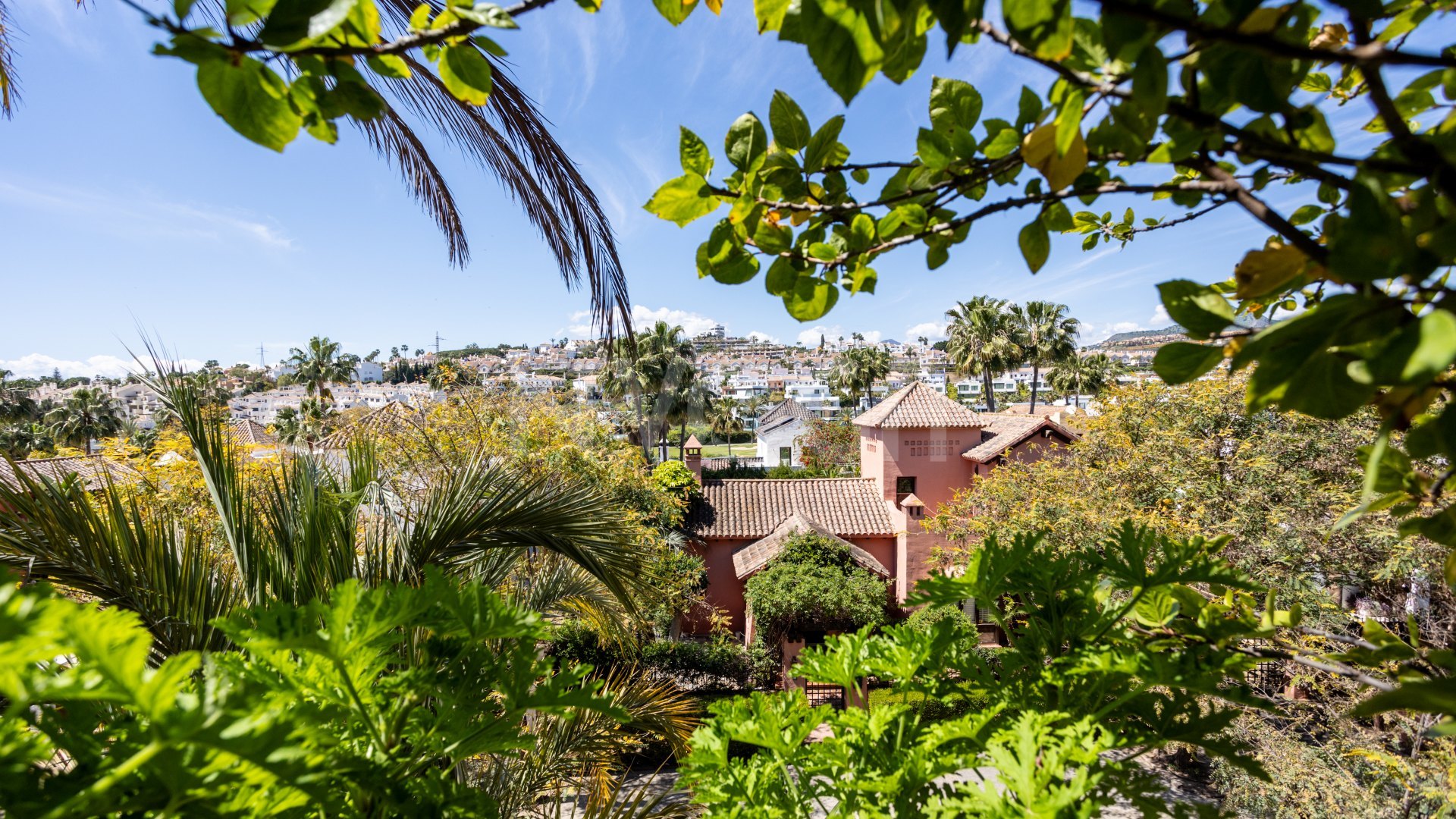 Exclusivo apartamento de larga temporada en El Campanario, Estepona – Lujo, comodidad y seguridad
