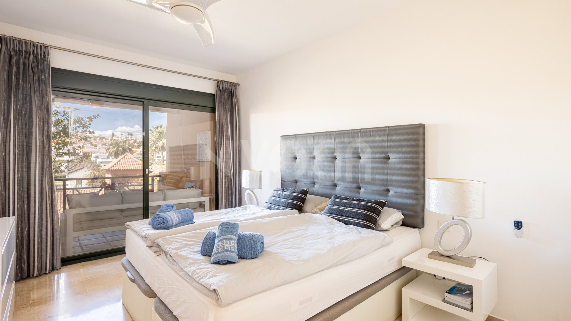 Exclusivo apartamento de larga temporada en El Campanario, Estepona – Lujo, comodidad y seguridad