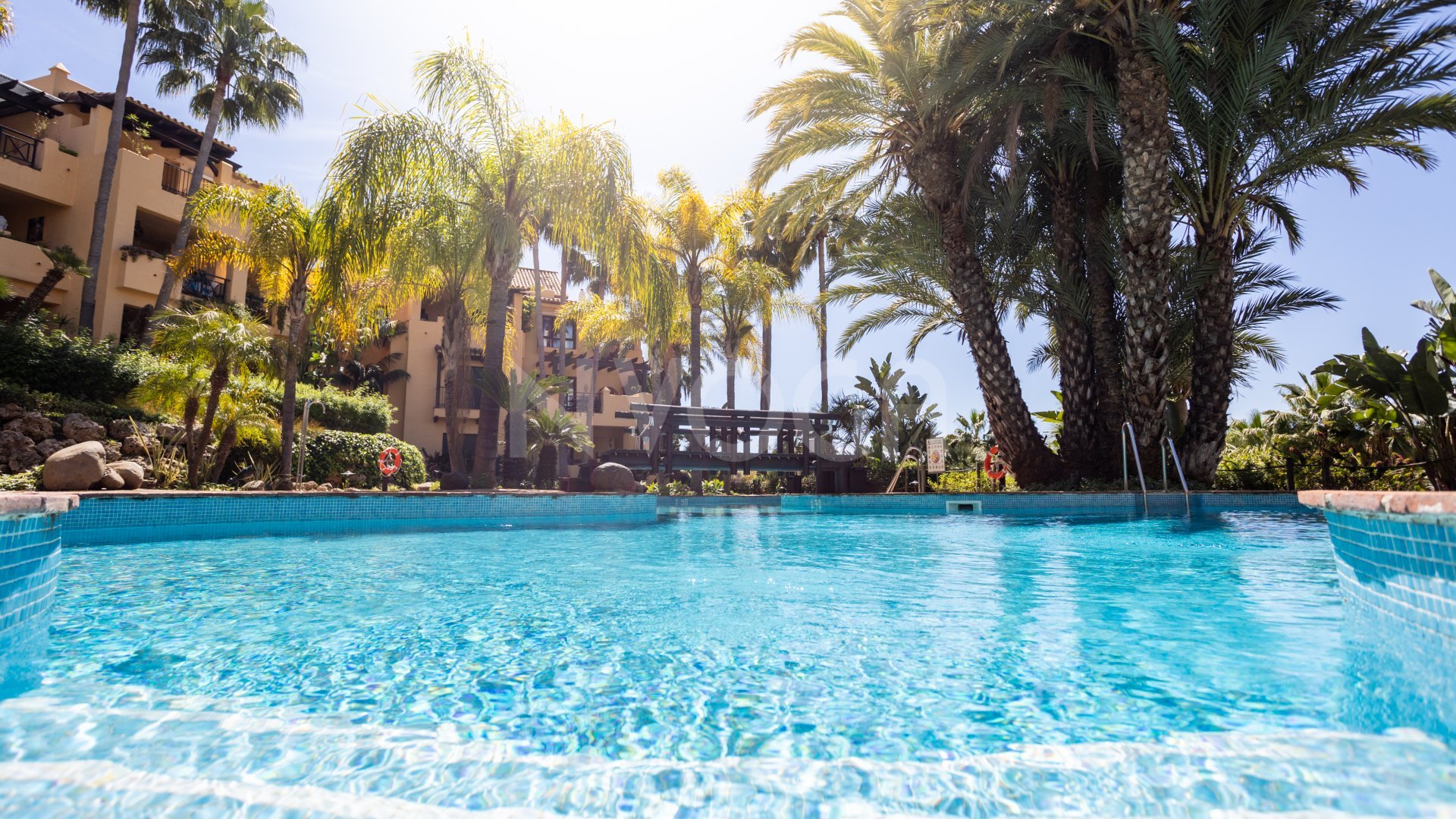 Exclusivo apartamento de larga temporada en El Campanario, Estepona – Lujo, comodidad y seguridad