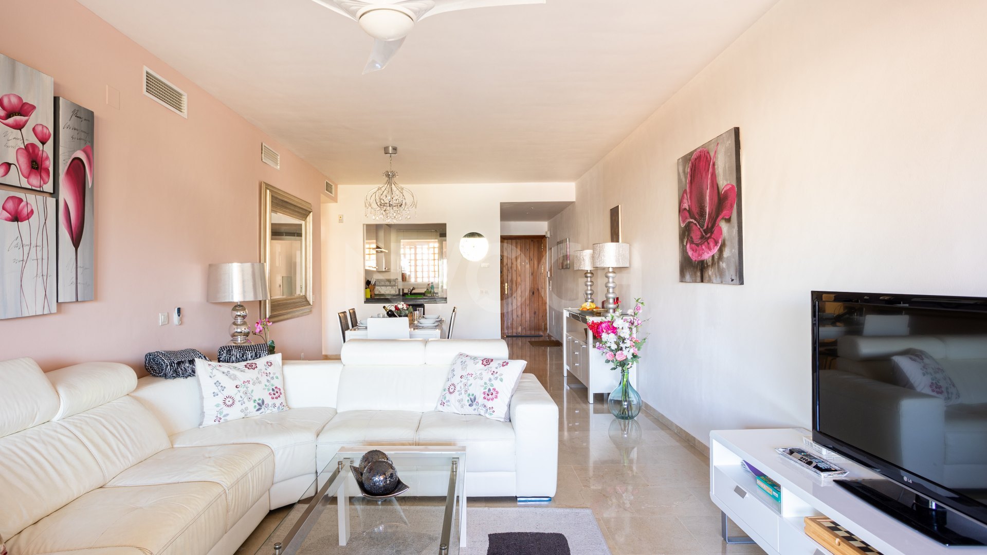 Exclusivo apartamento de larga temporada en El Campanario, Estepona – Lujo, comodidad y seguridad