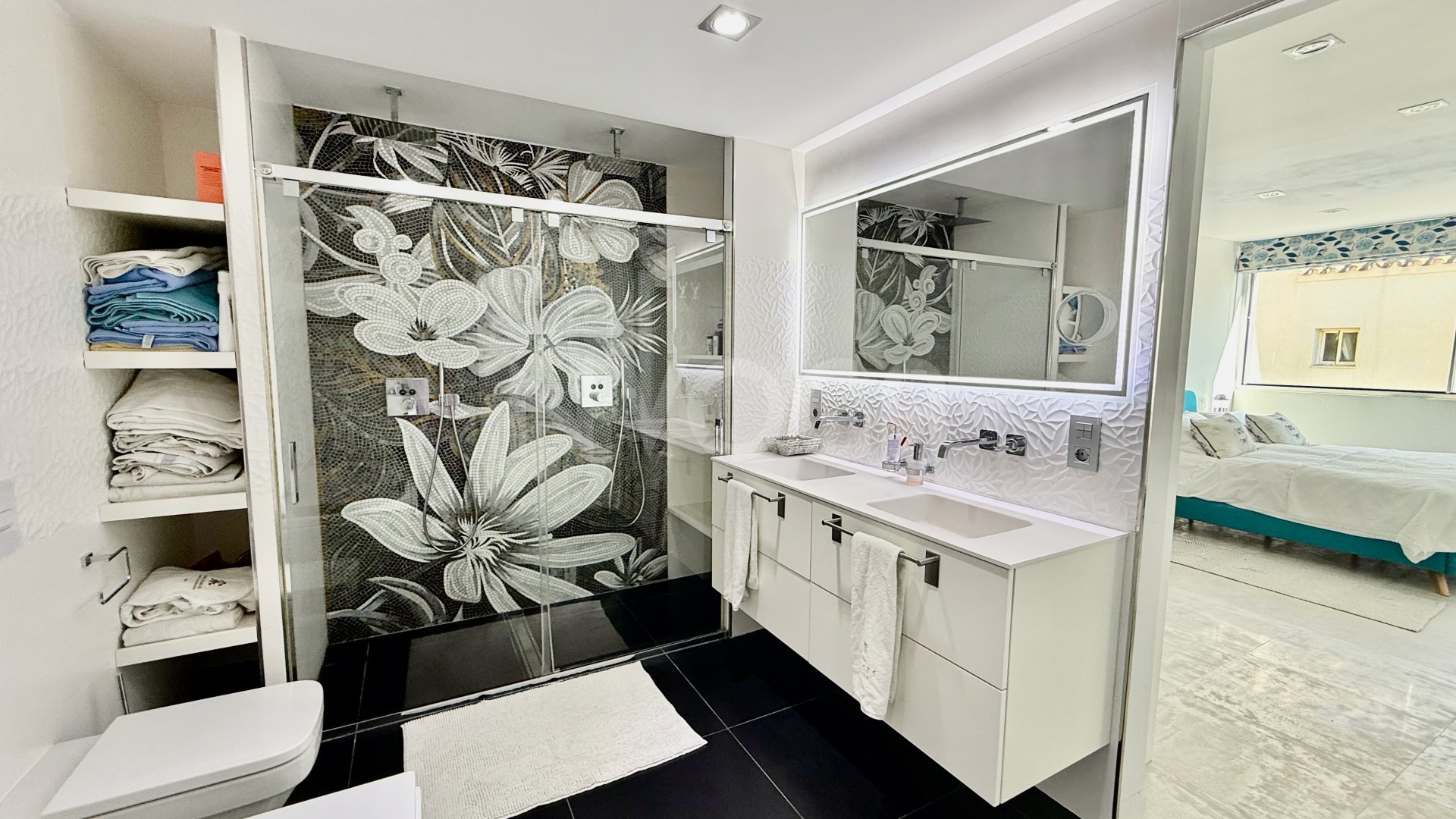 Magnificent front line beach townhouse, located in Bahia de Marbella, Marbella East.