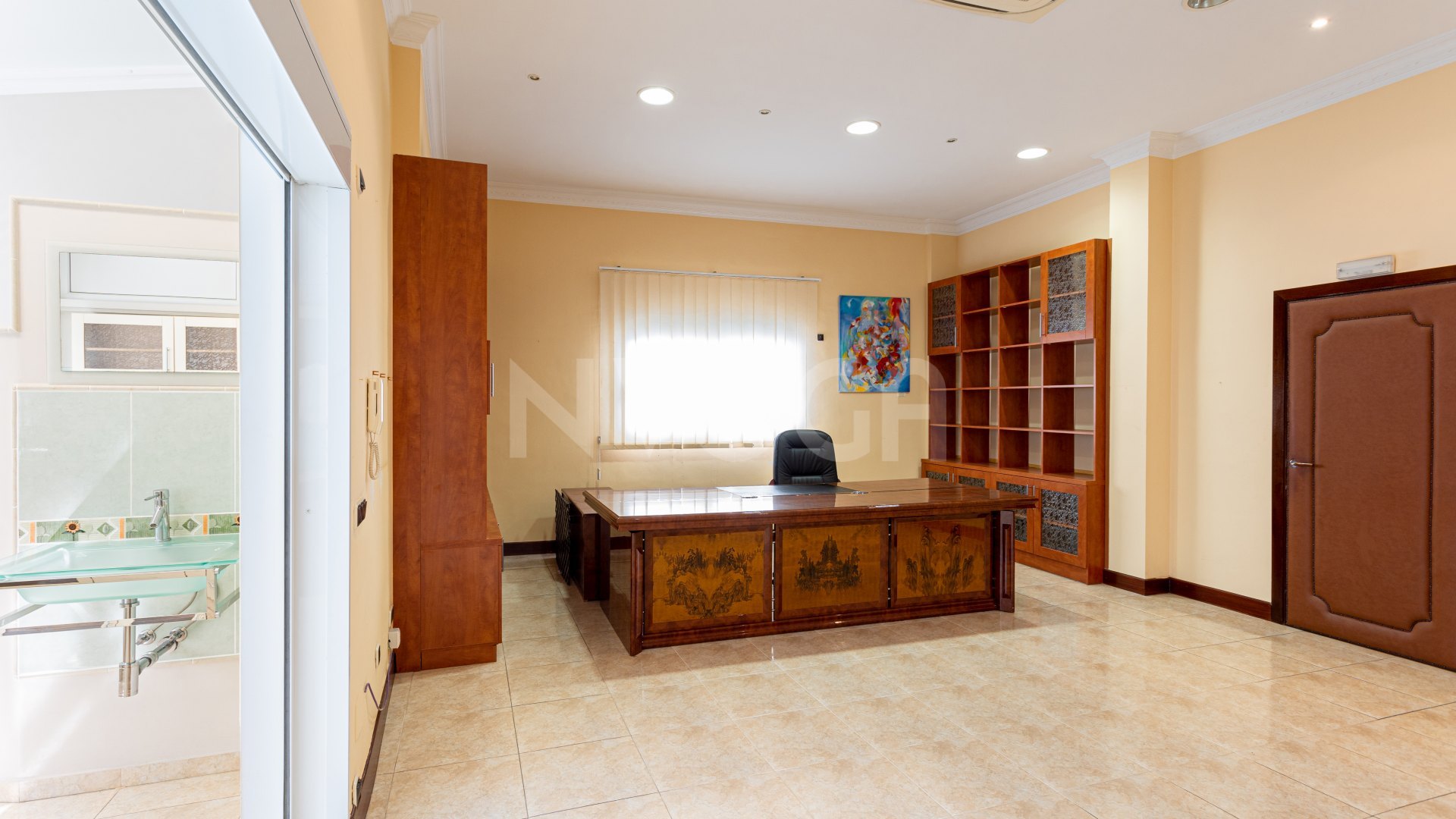 ¡Oportunidad única! Amplio local comercial en pleno centro de Marbella