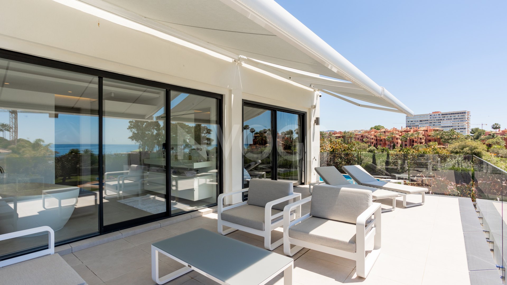 Spectacular villa with sea views located in Los Monteros, one of the most exclusive areas of Marbella.