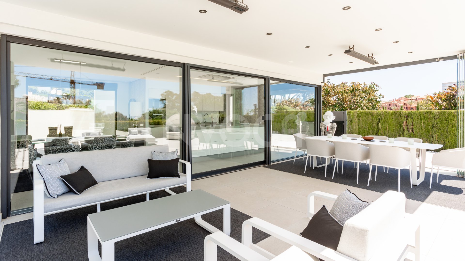 Spectacular villa with sea views located in Los Monteros, one of the most exclusive areas of Marbella.