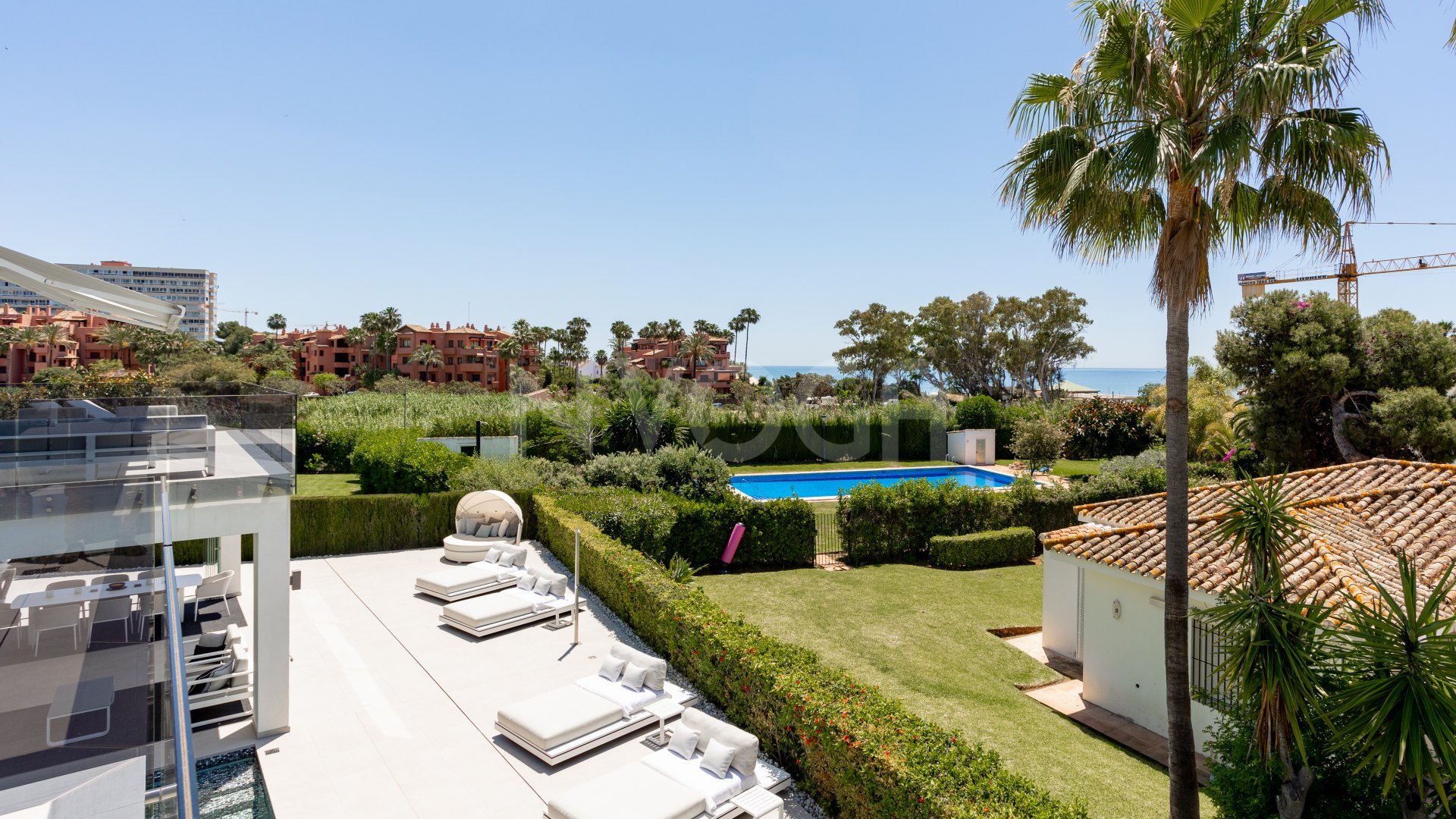 Spectacular villa with sea views located in Los Monteros, one of the most exclusive areas of Marbella.