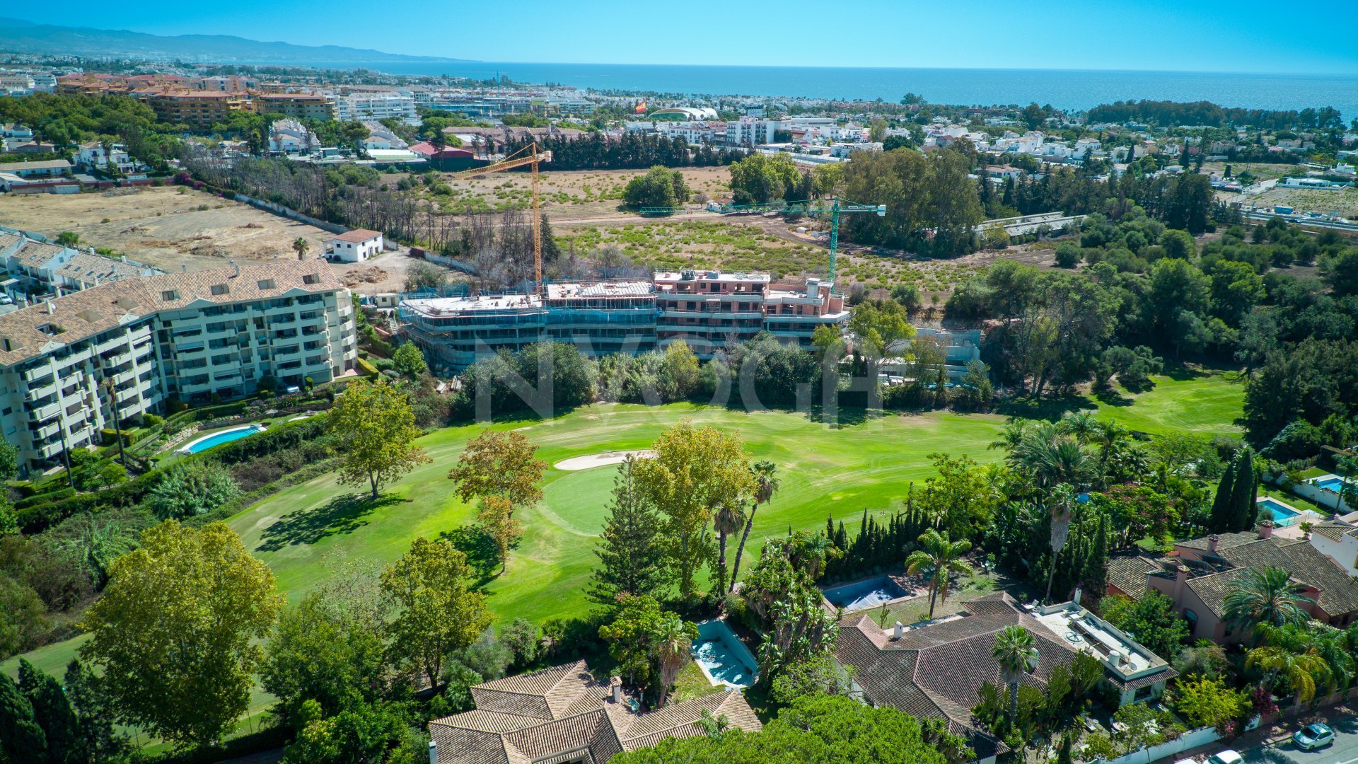 UNDER CONSTRUCTION. Beautiful front line golf penthouse in Guadalmina, Marbella.