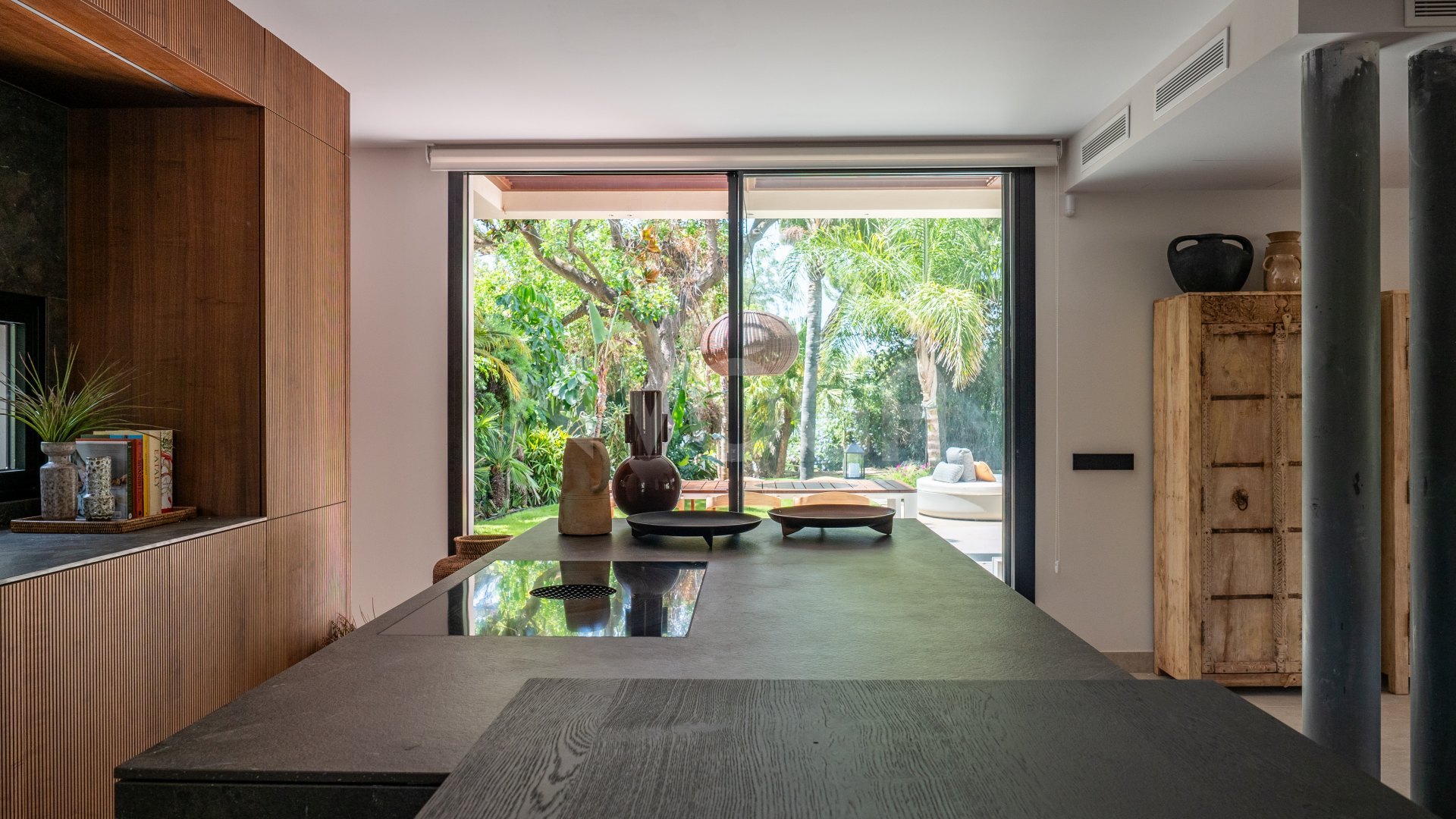 Villa Lovina. Exclusivity and connection with nature at Marbella Hill Club, Golden Mile