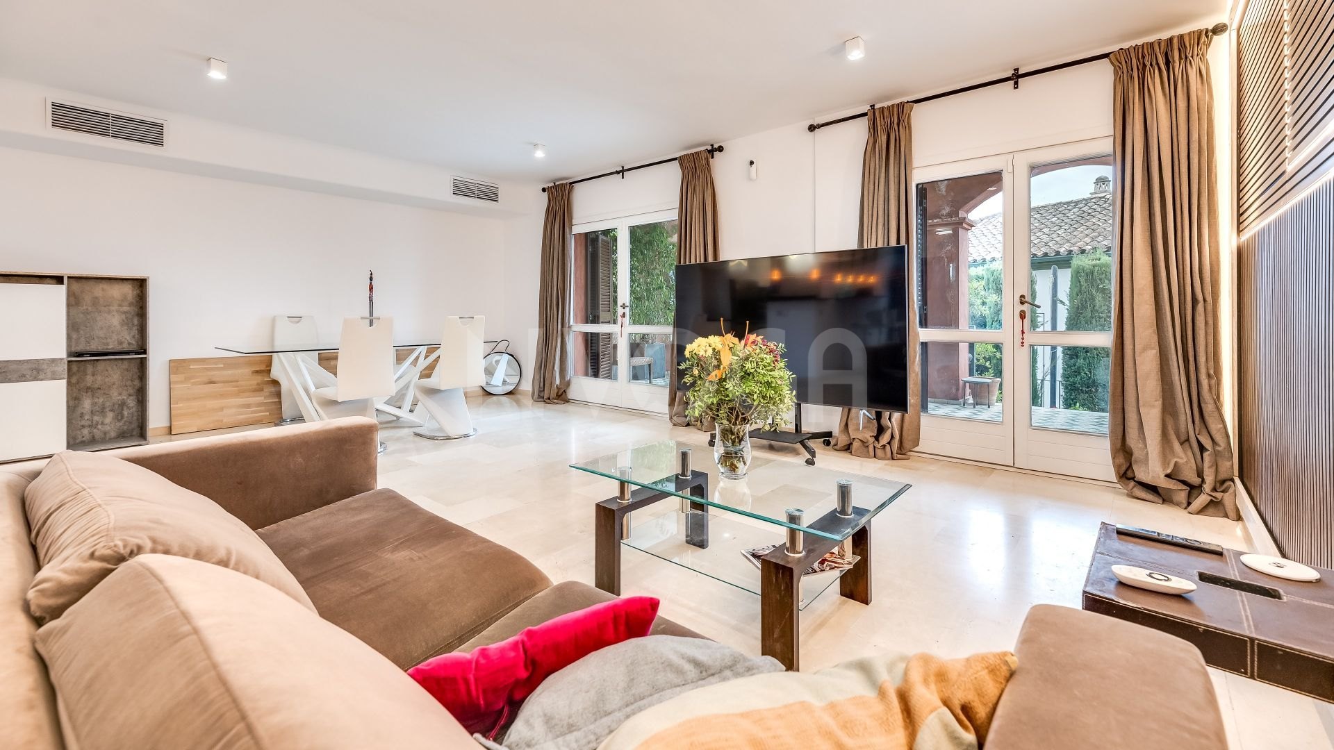 Precioso adosado de 6 habitaciones en Marbelah Pueblo, Marbella